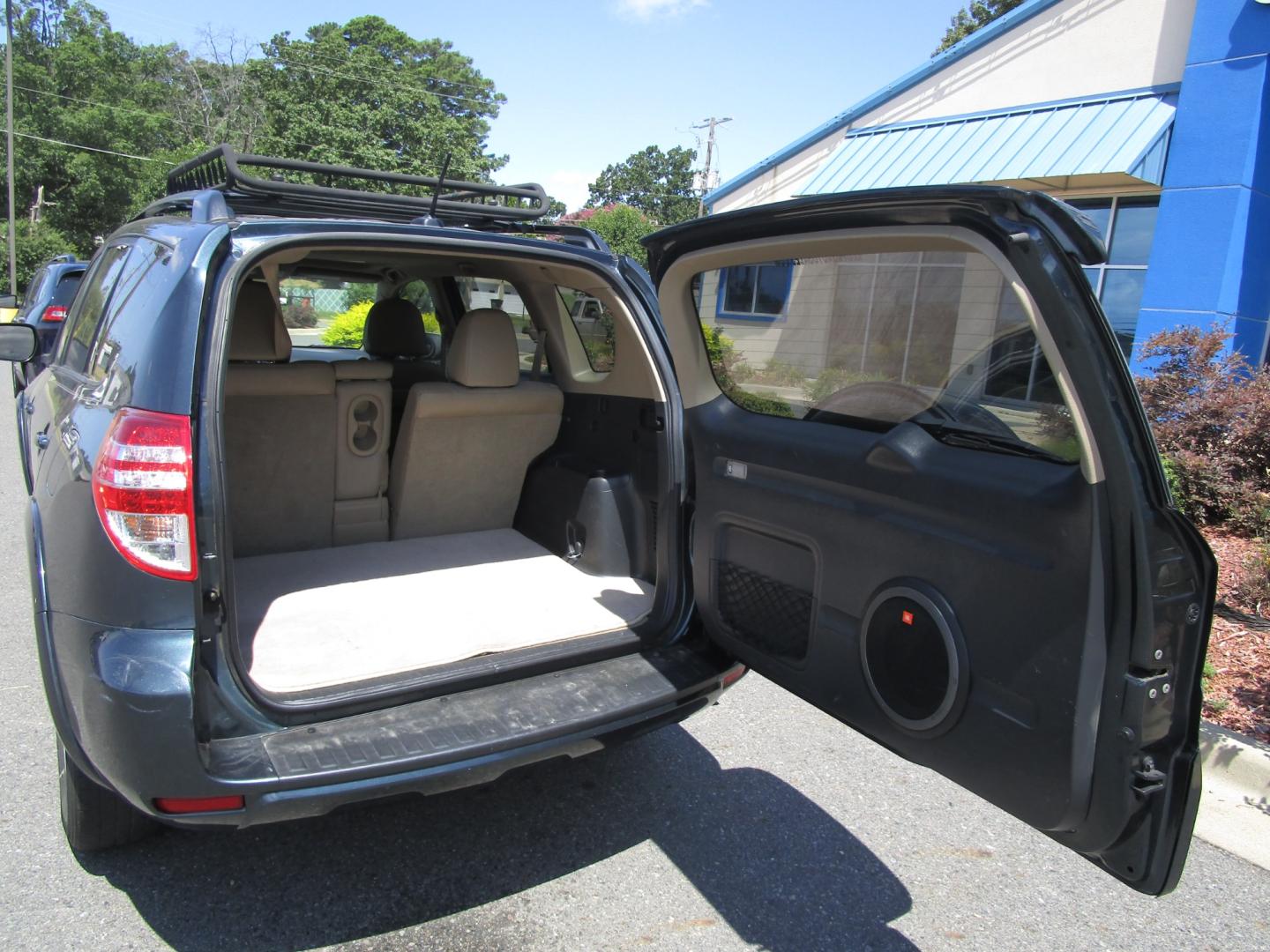 2011 Blue Toyota RAV4 Limited V6 2WD (2T3YK4DV0BW) with an 3.5L V6 DOHC 24V engine, 5-Speed Automatic transmission, located at 1814 Albert Pike Road, Hot Springs, AR, 71913, (501) 623-1717, 34.494228, -93.094070 - Photo#7