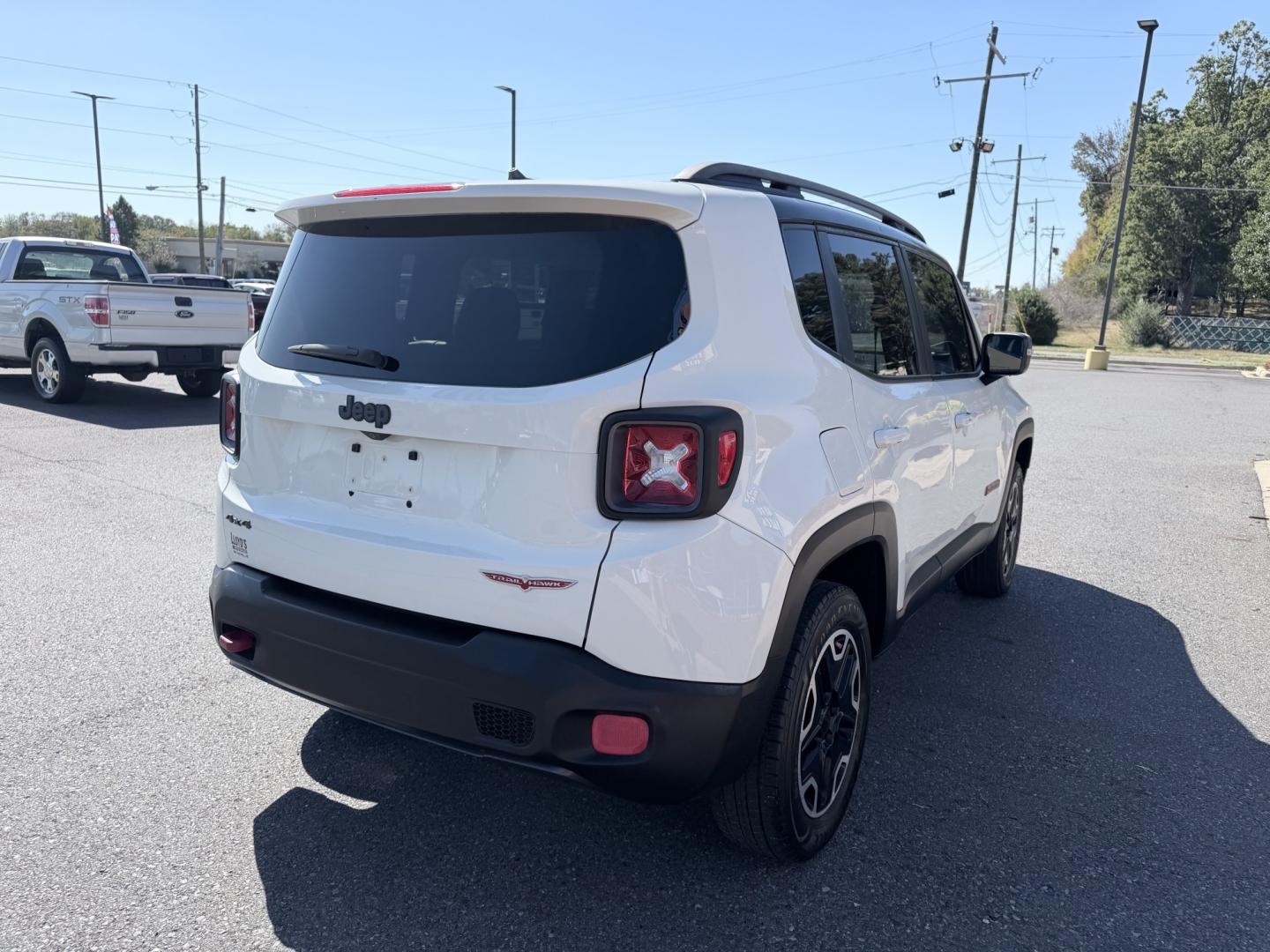 2015 WHITE /Black / Leather Jeep Renegade (ZACCJBCTXFP) , located at 1814 Albert Pike Road, Hot Springs, AR, 71913, (501) 623-1717, 34.494228, -93.094070- Photo#2