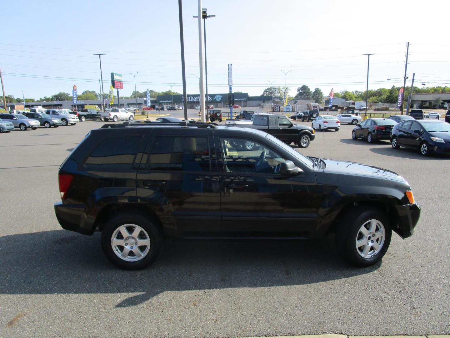 2008 BLACK Jeep Grand Cherokee Laredo 4WD (1J8HR48N18C) with an 4.7L V8 SOHC 16V engine, 5-Speed Automatic Overdrive transmission, located at 1814 Albert Pike Road, Hot Springs, AR, 71913, (501) 623-1717, 34.494228, -93.094070 - ONE OWNER!!! 2008 Jeep Grand Cherokee Laredo. 4 Door SUV 4.7L V8 F SOHC Gasoline Rear Wheel Drive 4X4 - Photo#2