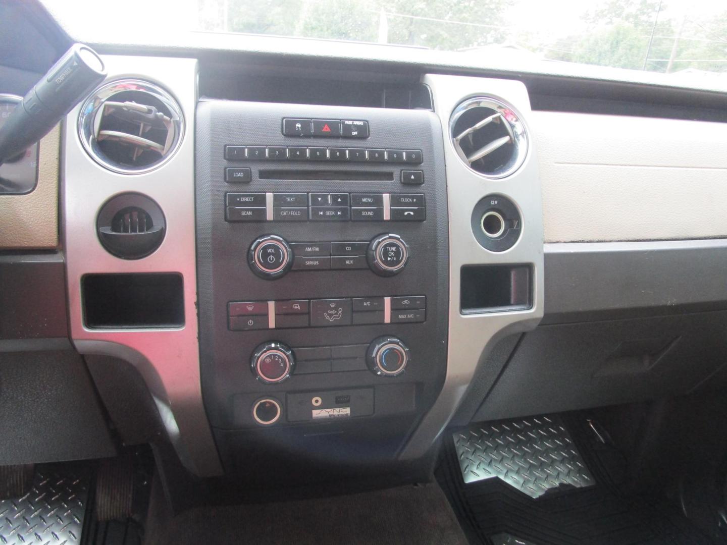 2009 RED /Tan / Cloth Ford F-150 Lariat SuperCab 5.5-ft. Bed 2WD (1FTRX12899K) , 4-Speed Automatic transmission, located at 1814 Albert Pike Road, Hot Springs, AR, 71913, (501) 623-1717, 34.494228, -93.094070 - 2009 Ford F-150 XLT 4 Door Extended Cab Pickup 4.6L V8 F SOHC 24V Gasoline Rear Wheel Drive - Photo#12