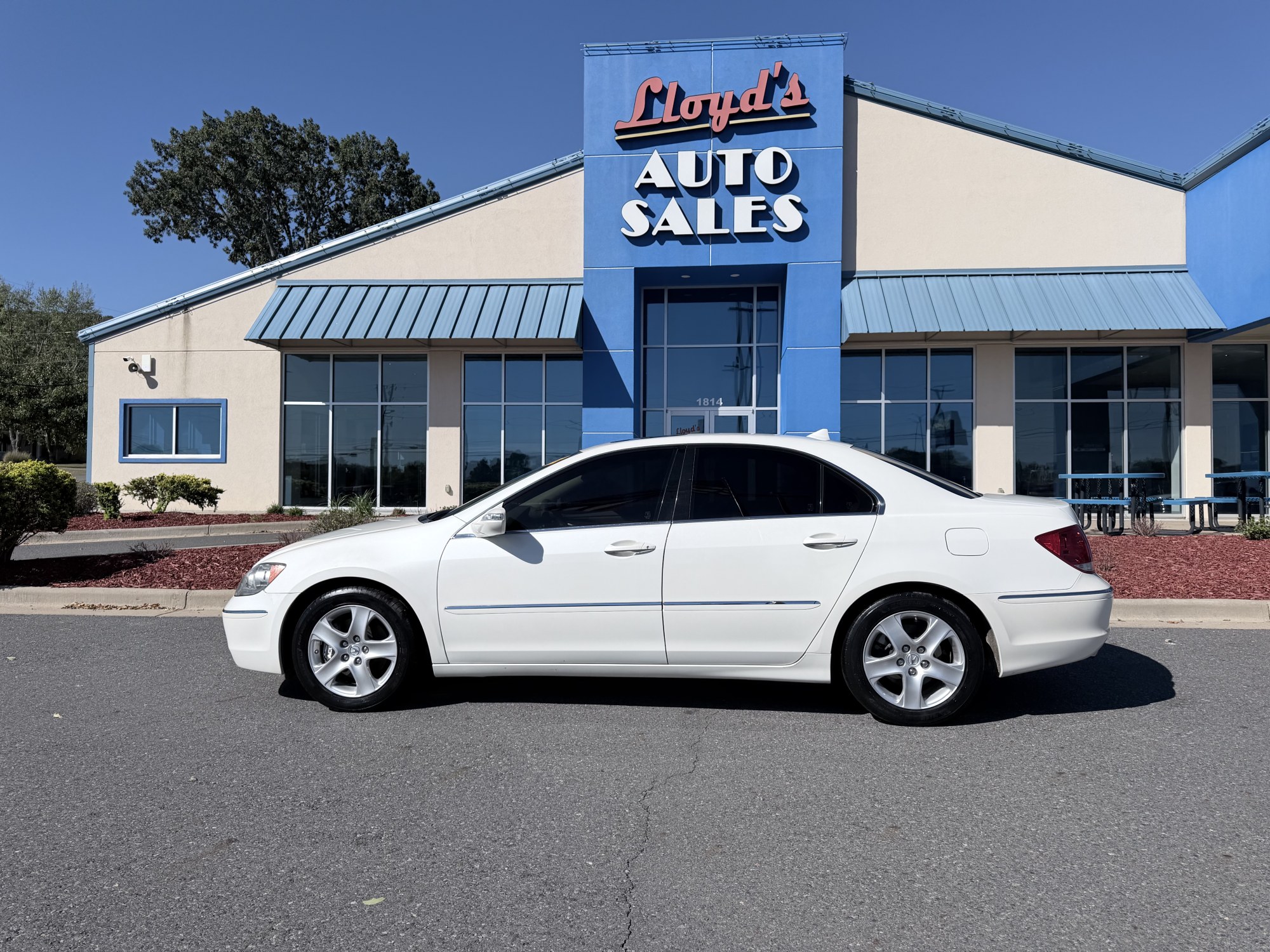 photo of 2006 Acura RL WHITE