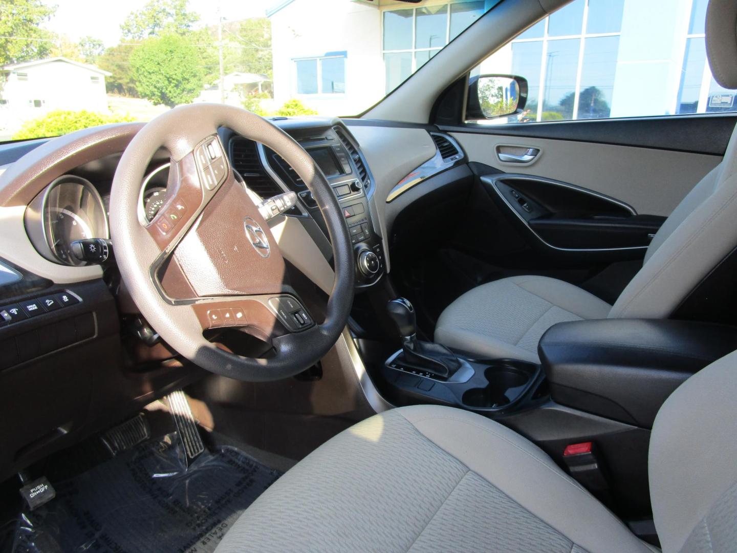 2018 Blue /TAN Hyundai Santa Fe Sport 2.4 FWD (5XYZT3LB6JG) with an 2.4L L4 DOHC 16V engine, 6A transmission, located at 1814 Albert Pike Road, Hot Springs, AR, 71913, (501) 623-1717, 34.494228, -93.094070 - 2018 Hyundai Santa Fe Sport 2.4 FWD 4 Door SUV 2.4L I4 F DOHC 16V Gasoline Front Wheel Drive - Photo#6