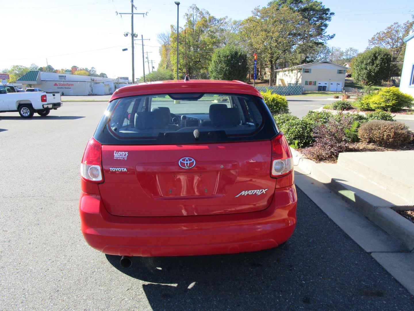2004 RED Toyota Matrix 2WD (2T1KR32E94C) with an 1.8L L4 DOHC 16V engine, located at 1814 Albert Pike Road, Hot Springs, AR, 71913, (501) 623-1717, 34.494228, -93.094070 - Photo#3