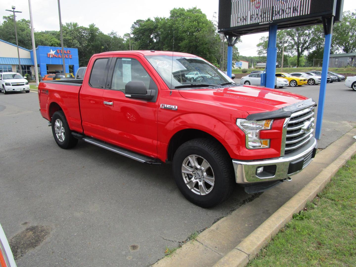 2015 RED /TAN Ford F-150 Lariat SuperCab 6.5-ft. Bed 4WD (1FTFX1EF7FK) with an 5.0L V8 engine, 6-Speed Automatic transmission, located at 1814 Albert Pike Road, Hot Springs, AR, 71913, (501) 623-1717, 34.494228, -93.094070 - Photo#3