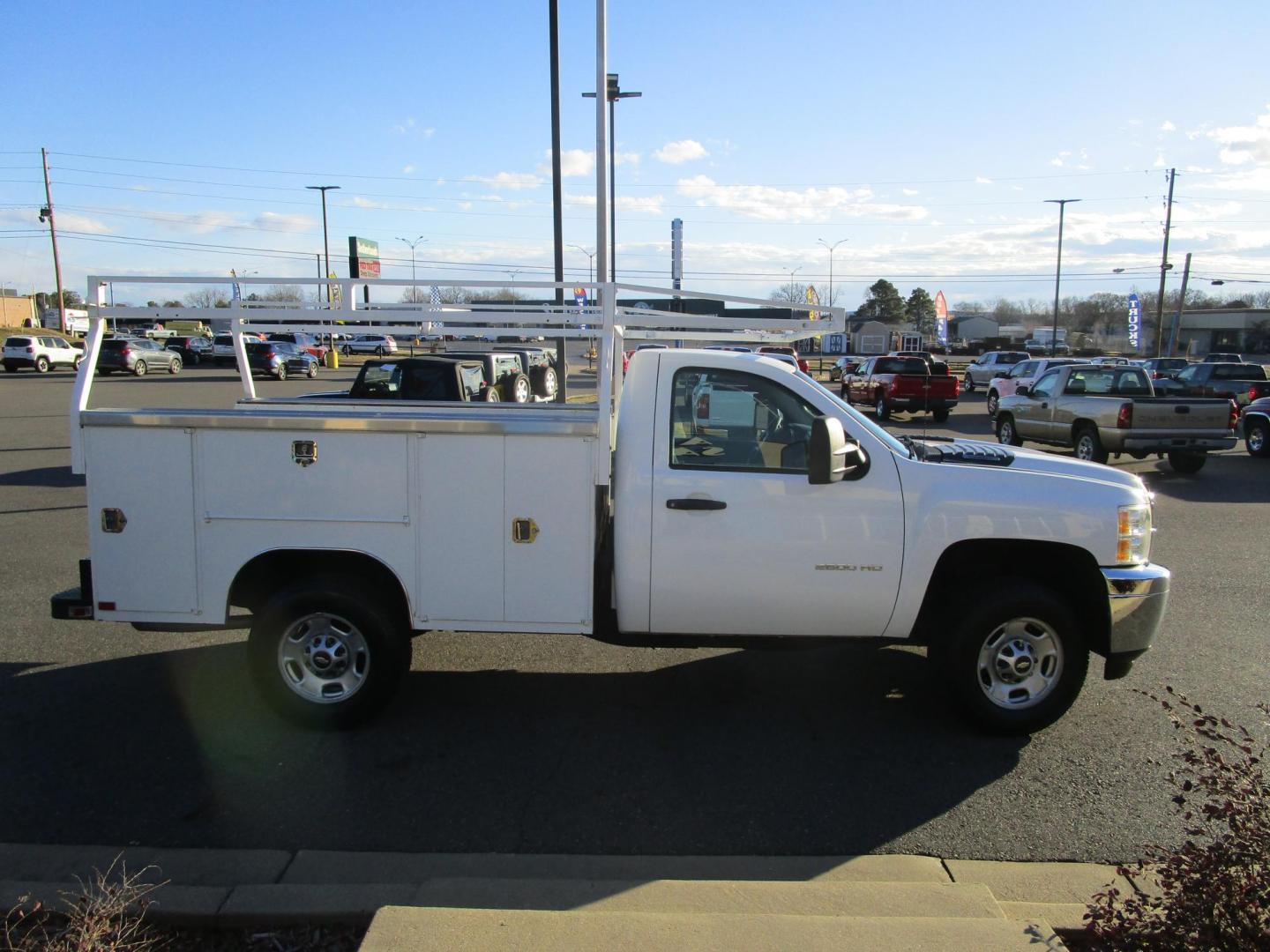 2012 WHITE /Black/Cloth Chevrolet Silverado 2500HD Work Truck Long Box 2WD (1GB0CVCGXCF) with an 6.0L V8 OHV 16V FFV engine, 6-Speed Automatic transmission, located at 1814 Albert Pike Road, Hot Springs, AR, 71913, (501) 623-1717, 34.494228, -93.094070 - Photo#2