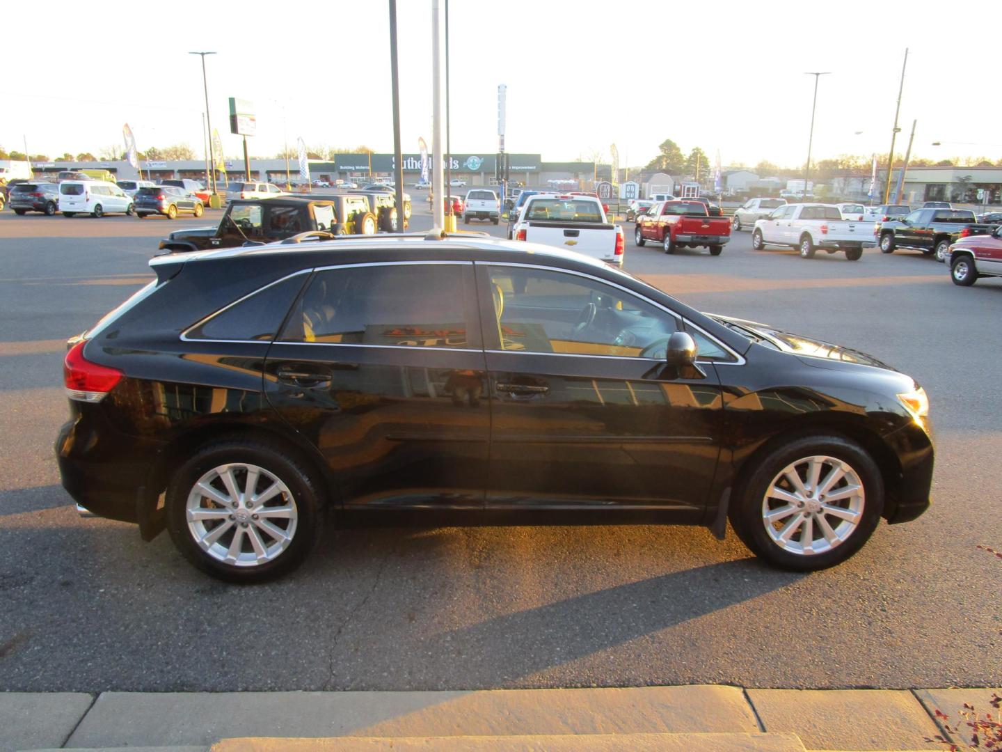 2009 BLACK /Tan / Leather Toyota Venza 4X2 I4 (4T3ZE11A19U) with an 2.7L L4 DOHC 16V engine, 6-Speed Automatic transmission, located at 1814 Albert Pike Road, Hot Springs, AR, 71913, (501) 623-1717, 34.494228, -93.094070 - Photo#2