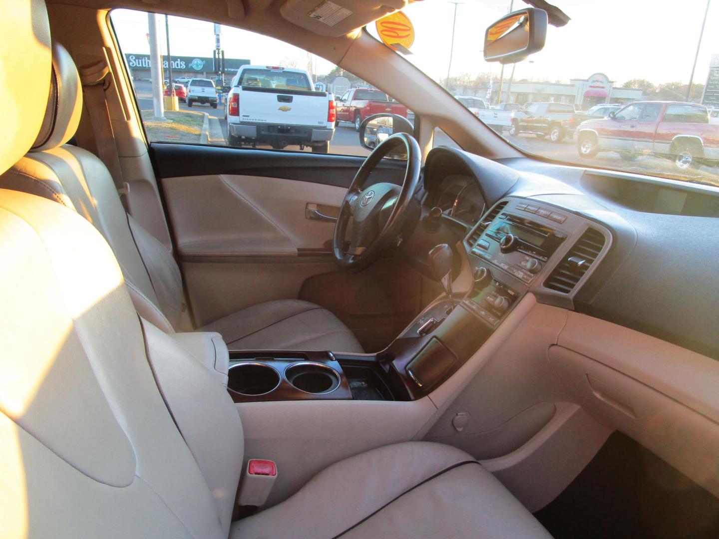 2009 BLACK /Tan / Leather Toyota Venza 4X2 I4 (4T3ZE11A19U) with an 2.7L L4 DOHC 16V engine, 6-Speed Automatic transmission, located at 1814 Albert Pike Road, Hot Springs, AR, 71913, (501) 623-1717, 34.494228, -93.094070 - Photo#5