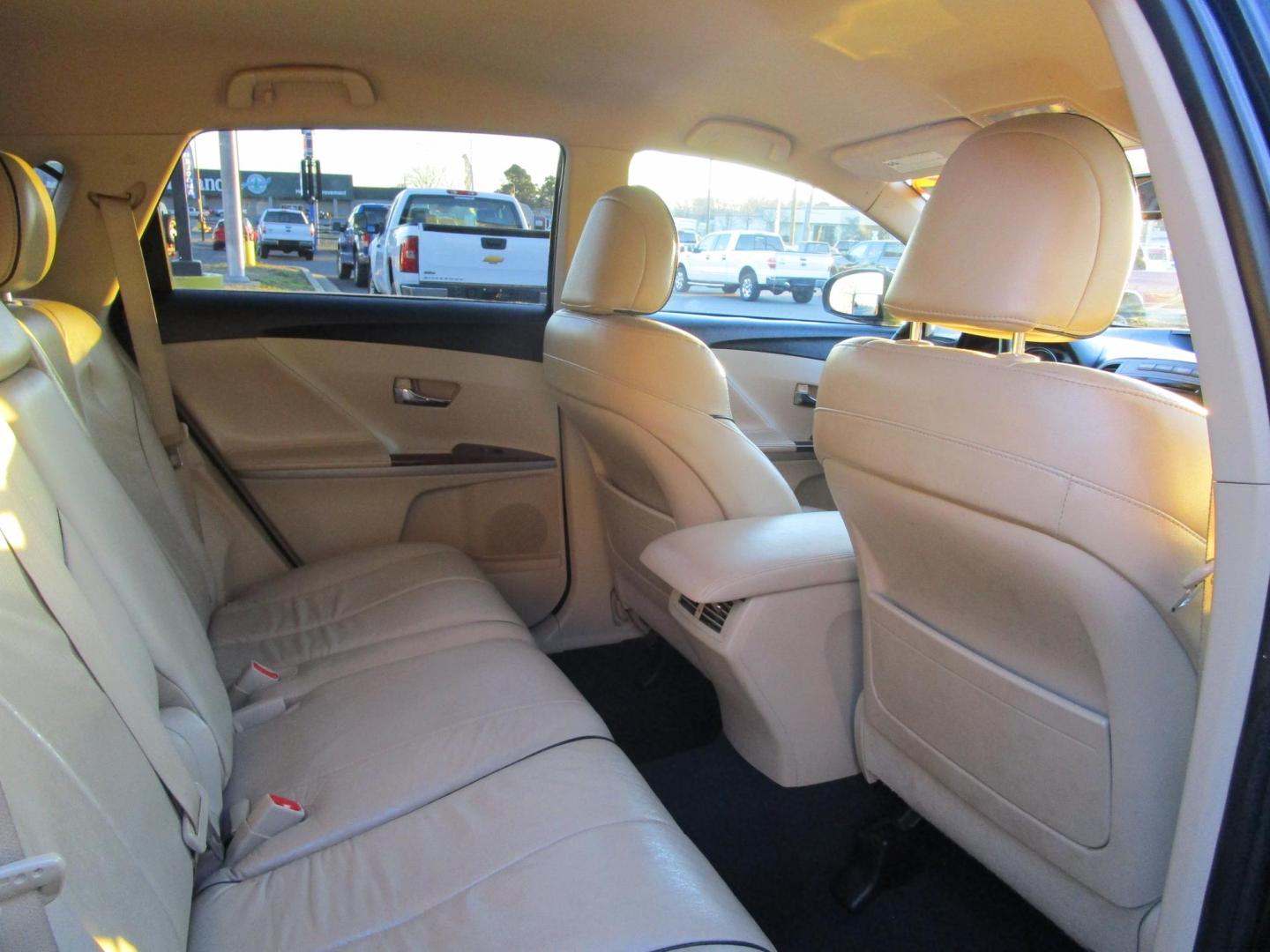 2009 BLACK /Tan / Leather Toyota Venza 4X2 I4 (4T3ZE11A19U) with an 2.7L L4 DOHC 16V engine, 6-Speed Automatic transmission, located at 1814 Albert Pike Road, Hot Springs, AR, 71913, (501) 623-1717, 34.494228, -93.094070 - Photo#6