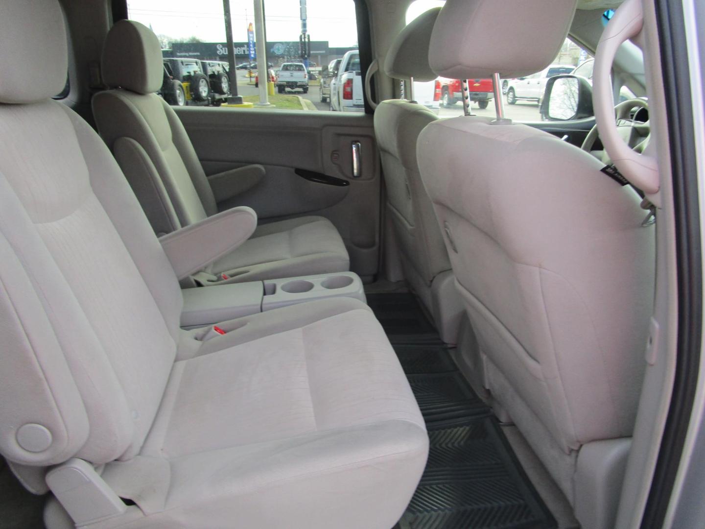 2012 SILVER Nissan Quest 3.5 S (JN8AE2KP0C9) with an 3.5L V6 DOHC 24V engine, Continuously Variable Transmission transmission, located at 1814 Albert Pike Road, Hot Springs, AR, 71913, (501) 623-1717, 34.494228, -93.094070 - Photo#6