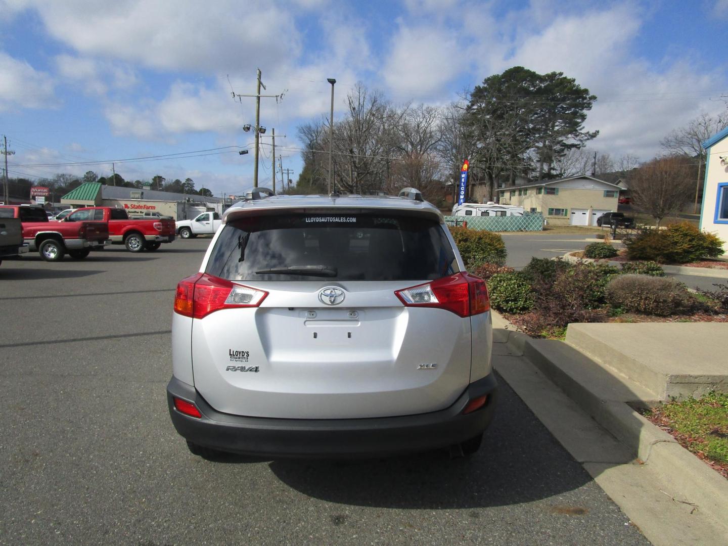 2013 SILVER /BLACK Toyota RAV4 XLE FWD (2T3WFREV9DW) with an 2.5L L4 DOHC 16V engine, 6-Speed Automatic transmission, located at 1814 Albert Pike Road, Hot Springs, AR, 71913, (501) 623-1717, 34.494228, -93.094070 - Photo#3