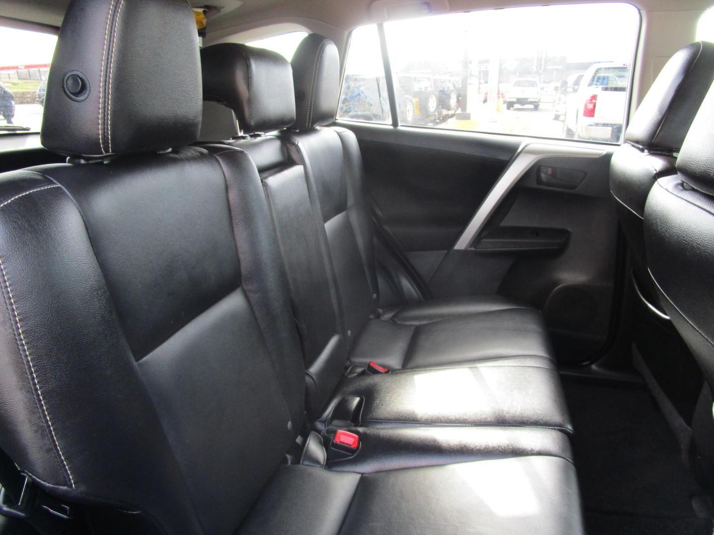 2013 SILVER /BLACK Toyota RAV4 XLE FWD (2T3WFREV9DW) with an 2.5L L4 DOHC 16V engine, 6-Speed Automatic transmission, located at 1814 Albert Pike Road, Hot Springs, AR, 71913, (501) 623-1717, 34.494228, -93.094070 - Photo#6