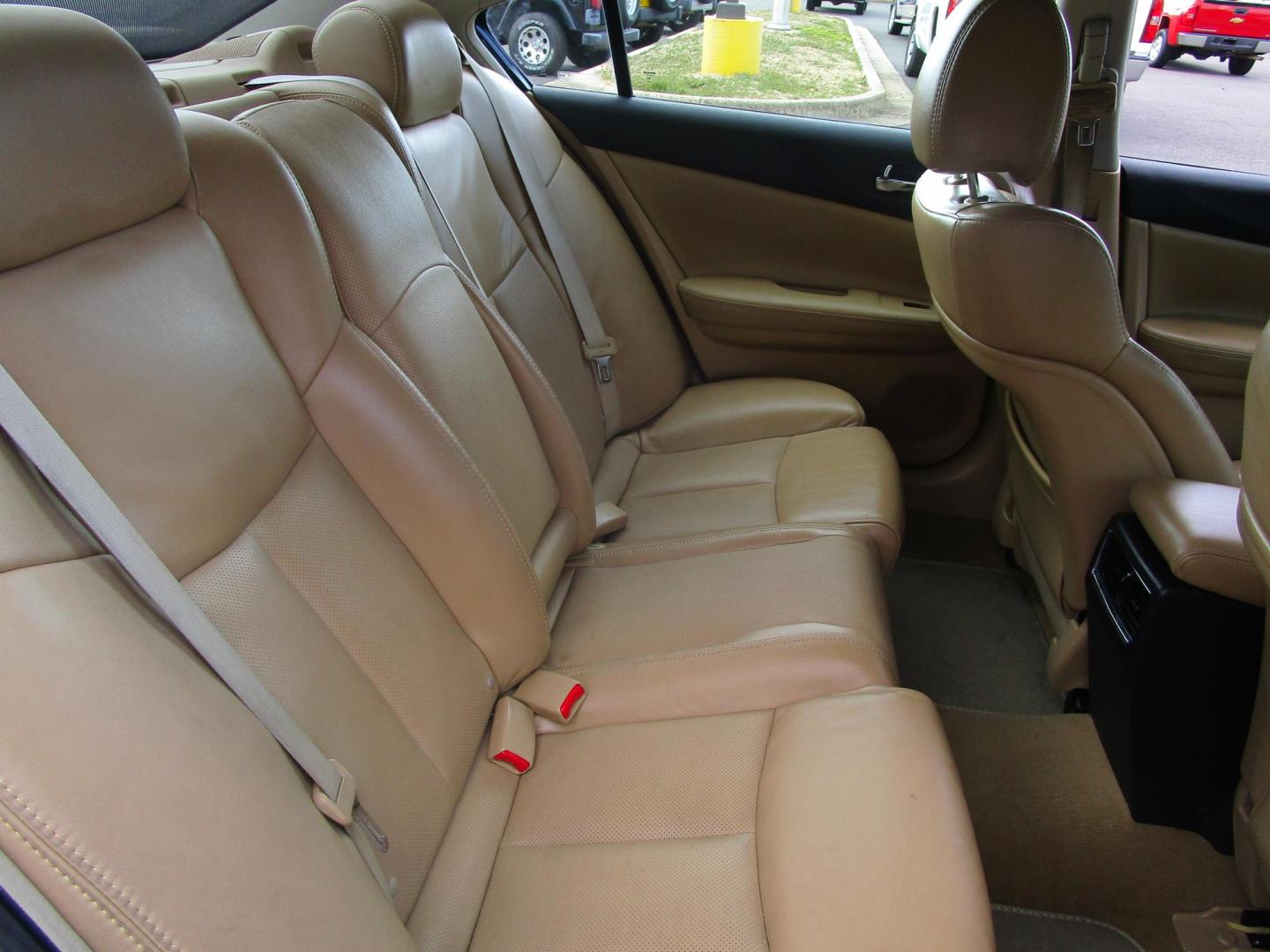 2010 WHITE /TAN Nissan Maxima S (1N4AA5AP2AC) with an 3.5L V6 DOHC 24V engine, CVT transmission, located at 1814 Albert Pike Road, Hot Springs, AR, 71913, (501) 623-1717, 34.494228, -93.094070 - Photo#6
