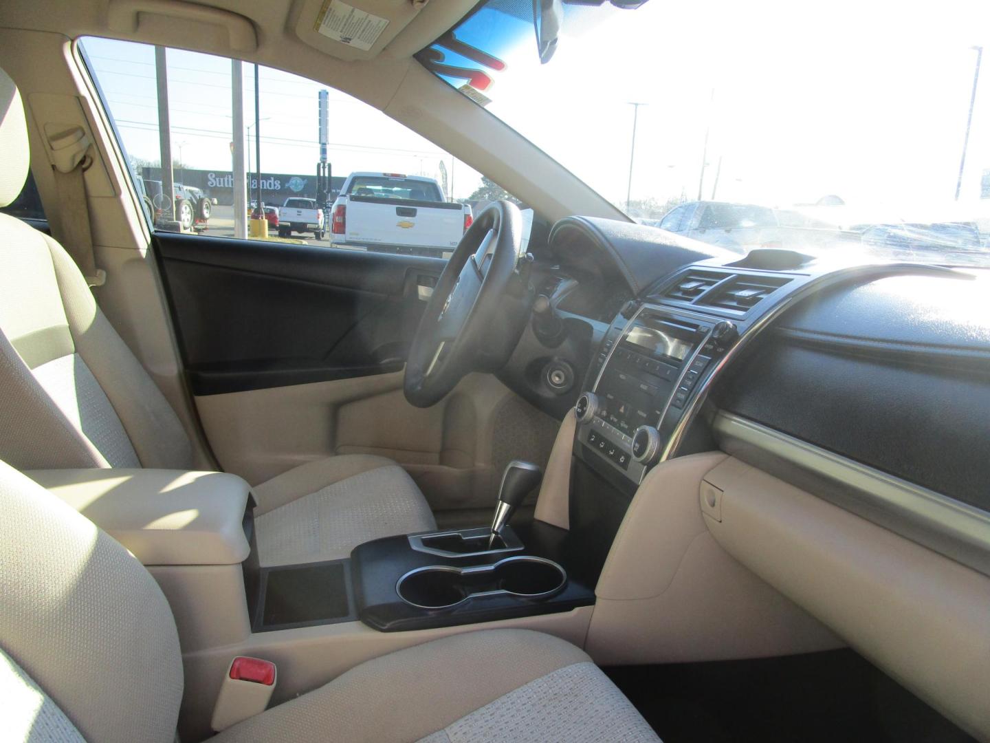 2012 GRAY Toyota Camry SE (4T4BF1FK5CR) with an 2.5L L4 DOHC 16V engine, 6-Speed Automatic transmission, located at 1814 Albert Pike Road, Hot Springs, AR, 71913, (501) 623-1717, 34.494228, -93.094070 - Photo#5