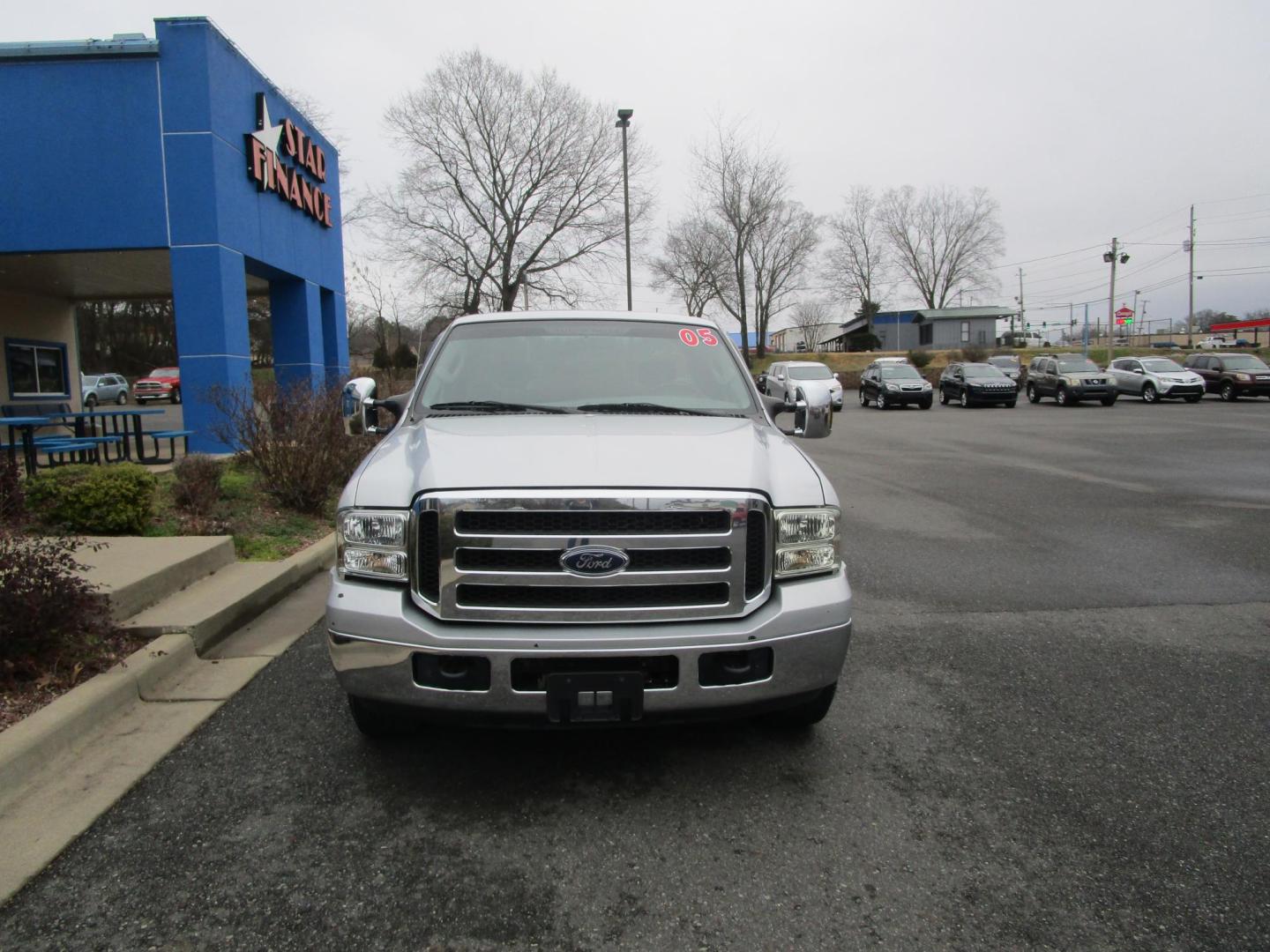 2005 SILVER Ford F-250 SD Lariat SuperCab 2WD (1FTNX20595E) with an 5.4L V8 SOHC 16V engine, located at 1814 Albert Pike Road, Hot Springs, AR, 71913, (501) 623-1717, 34.494228, -93.094070 - Photo#1