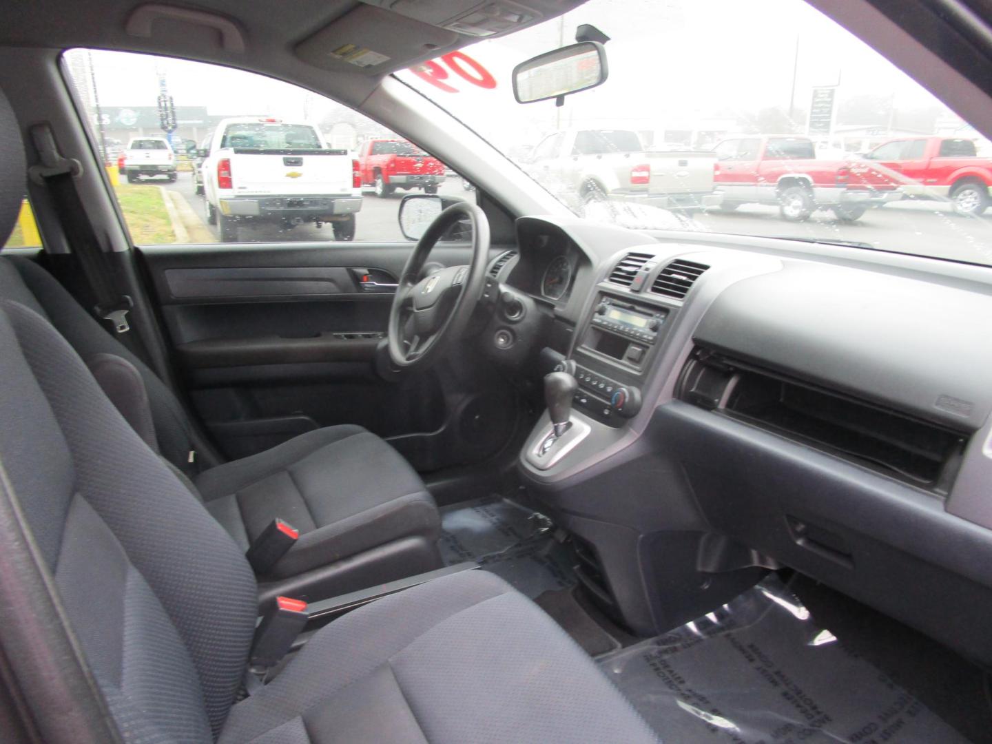 2009 BEIGE /BLACK Honda CR-V LX 2WD 5-Speed AT (3CZRE38399G) with an 2.4L L4 DOHC 16V engine, 5-Speed Automatic transmission, located at 1814 Albert Pike Road, Hot Springs, AR, 71913, (501) 623-1717, 34.494228, -93.094070 - Photo#5