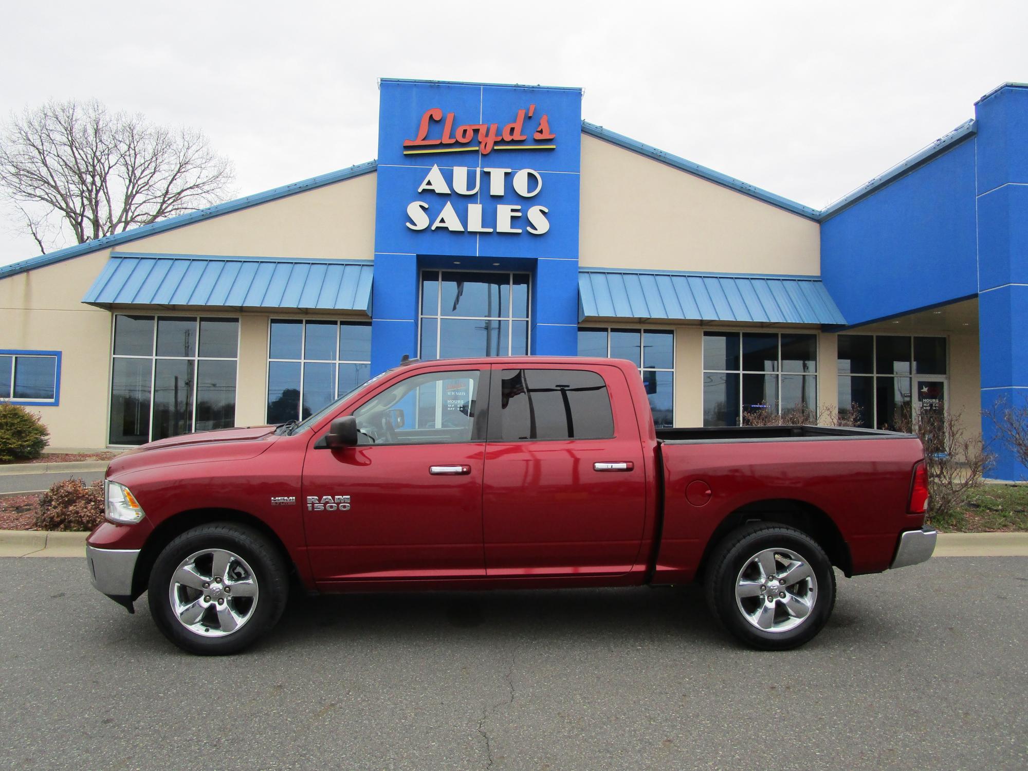 photo of 2015 RAM 1500 SLT Crew Cab SWB 4WD
