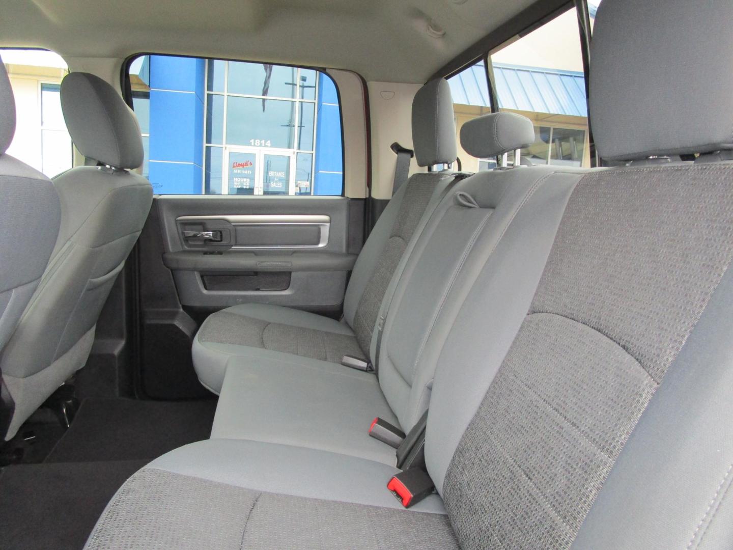 2015 RED /GREY RAM 1500 SLT Crew Cab SWB 4WD (3C6RR7LT4FG) with an 5.7L V8 OHV 16V engine, 6-Speed Automatic transmission, located at 1814 Albert Pike Road, Hot Springs, AR, 71913, (501) 623-1717, 34.494228, -93.094070 - Photo#7