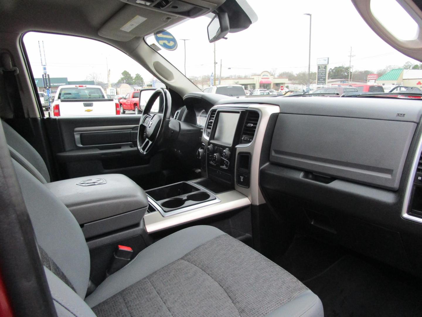2015 RED /GREY RAM 1500 SLT Crew Cab SWB 4WD (3C6RR7LT4FG) with an 5.7L V8 OHV 16V engine, 6-Speed Automatic transmission, located at 1814 Albert Pike Road, Hot Springs, AR, 71913, (501) 623-1717, 34.494228, -93.094070 - Photo#5