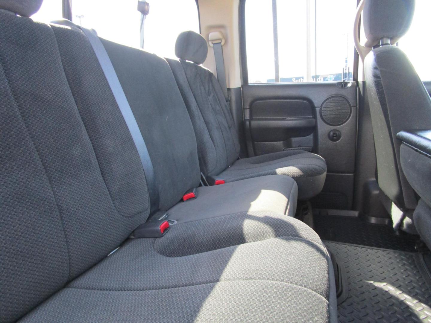 2005 Grey /BLACK Dodge Ram 1500 Laramie Quad Cab Long Bed 4WD (1D7HU18N85S) with an 4.7L V8 SOHC 16V engine, 5-Speed Automatic Overdrive transmission, located at 1814 Albert Pike Road, Hot Springs, AR, 71913, (501) 623-1717, 34.494228, -93.094070 - Photo#6
