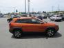 2015 Orange /BLACK Jeep Cherokee Trailhawk 4WD (1C4PJMBS9FW) with an 3.2L V6 DOHC 24V engine, 9-Speed Automatic transmission, located at 1814 Albert Pike Road, Hot Springs, AR, 71913, (501) 623-1717, 34.494228, -93.094070 - Photo#4
