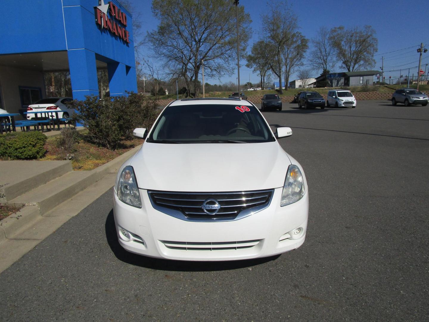 2010 WHITE /TAN Nissan Altima 2.5 (1N4AL2AP7AN) with an 2.5L L4 DOHC 16V engine, 6-Speed Manual transmission, located at 1814 Albert Pike Road, Hot Springs, AR, 71913, (501) 623-1717, 34.494228, -93.094070 - Photo#1