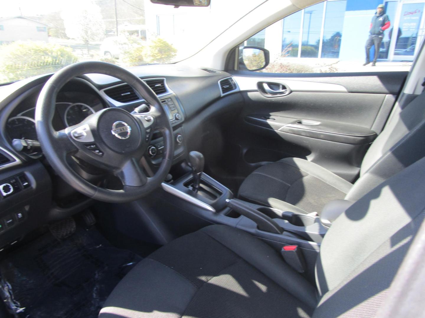 2018 WHITE /GREY Nissan Sentra S CVT (3N1AB7AP2JY) with an 1.8L L4 SFI DOHC 16V engine, CVT transmission, located at 1814 Albert Pike Road, Hot Springs, AR, 71913, (501) 623-1717, 34.494228, -93.094070 - Photo#4