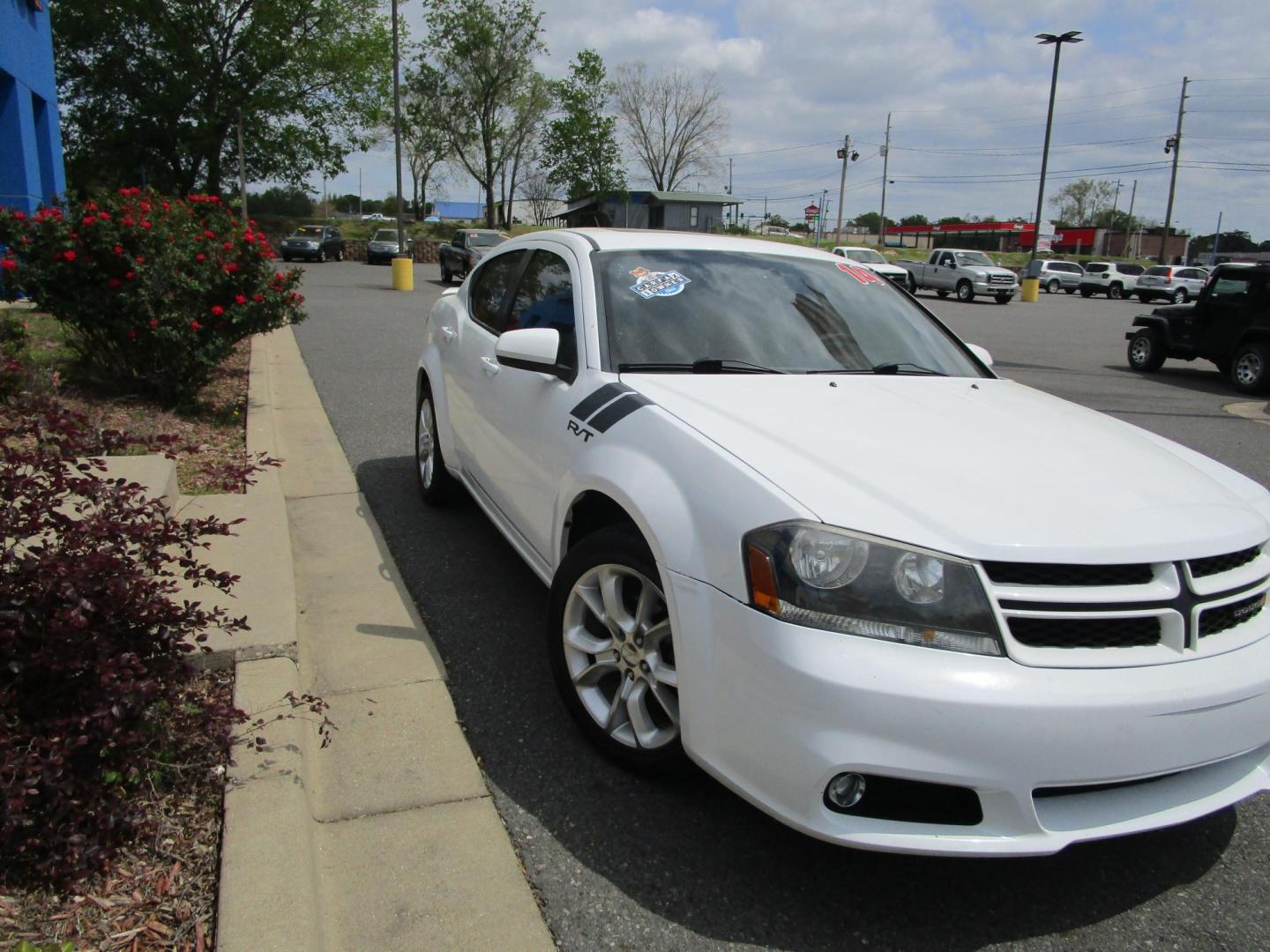2014 WHITE /BLACK Dodge Avenger R/T (1C3CDZBG1EN) with an 3.6L V6 DOHC 24V FFV engine, 6-Speed Automatic transmission, located at 1814 Albert Pike Road, Hot Springs, AR, 71913, (501) 623-1717, 34.494228, -93.094070 - Photo#5