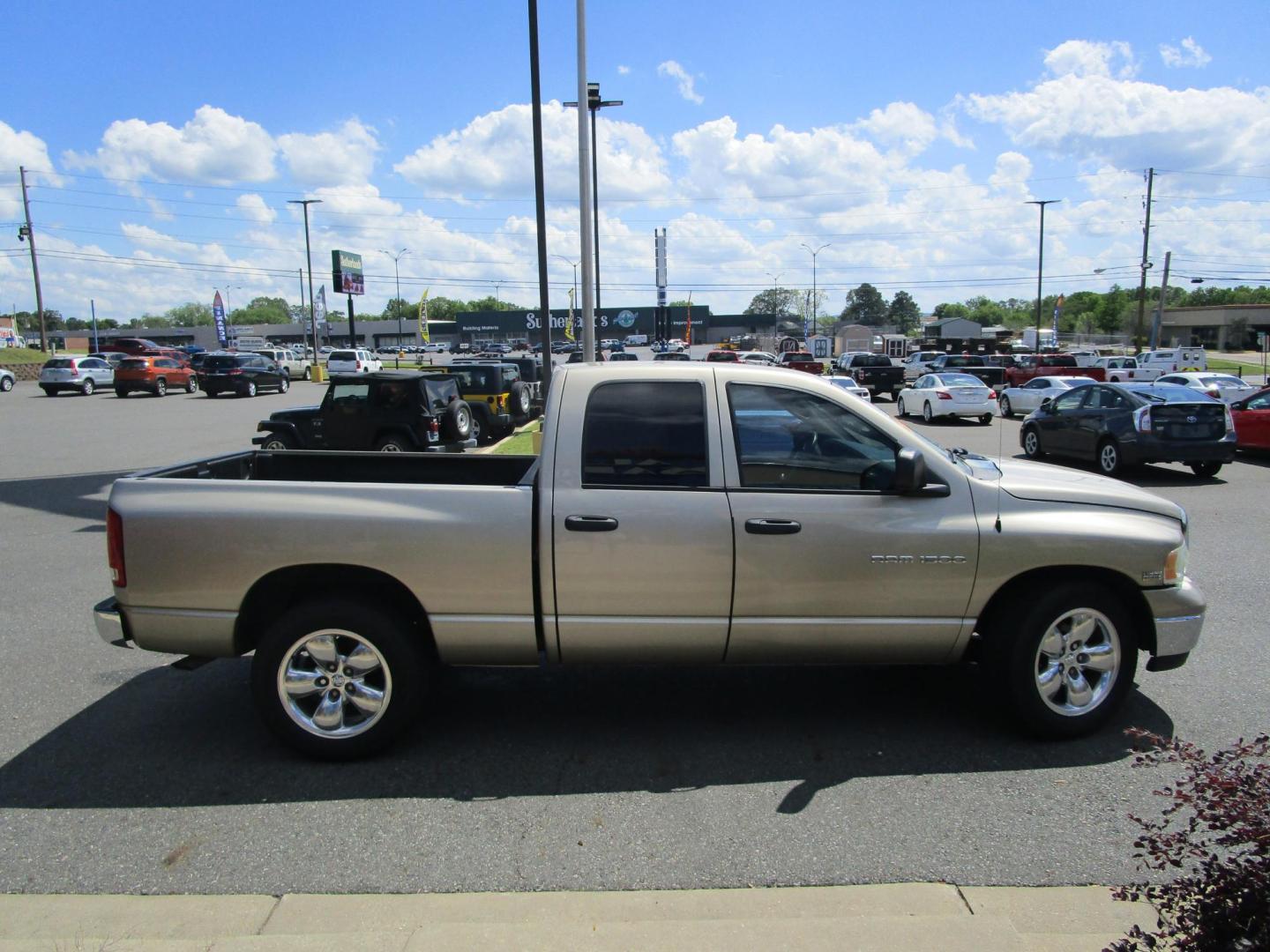 2003 GOLD Dodge Ram 1500 Laramie Quad Cab Long Bed 2WD (1D7HA18D23J) with an 5.7L V8 OHV 16V engine, located at 1814 Albert Pike Road, Hot Springs, AR, 71913, (501) 623-1717, 34.494228, -93.094070 - Photo#4