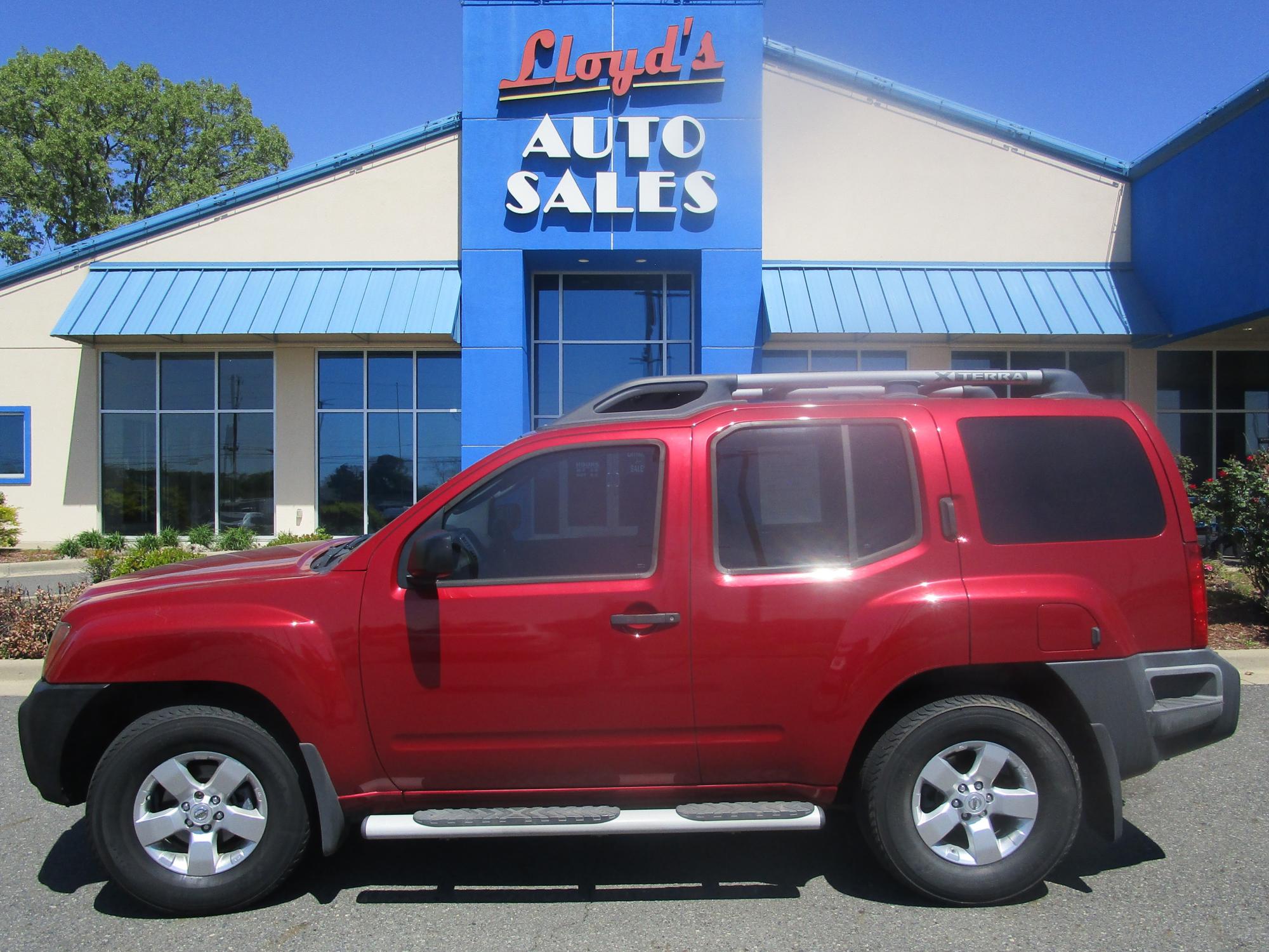 photo of 2010 Nissan Xterra RED