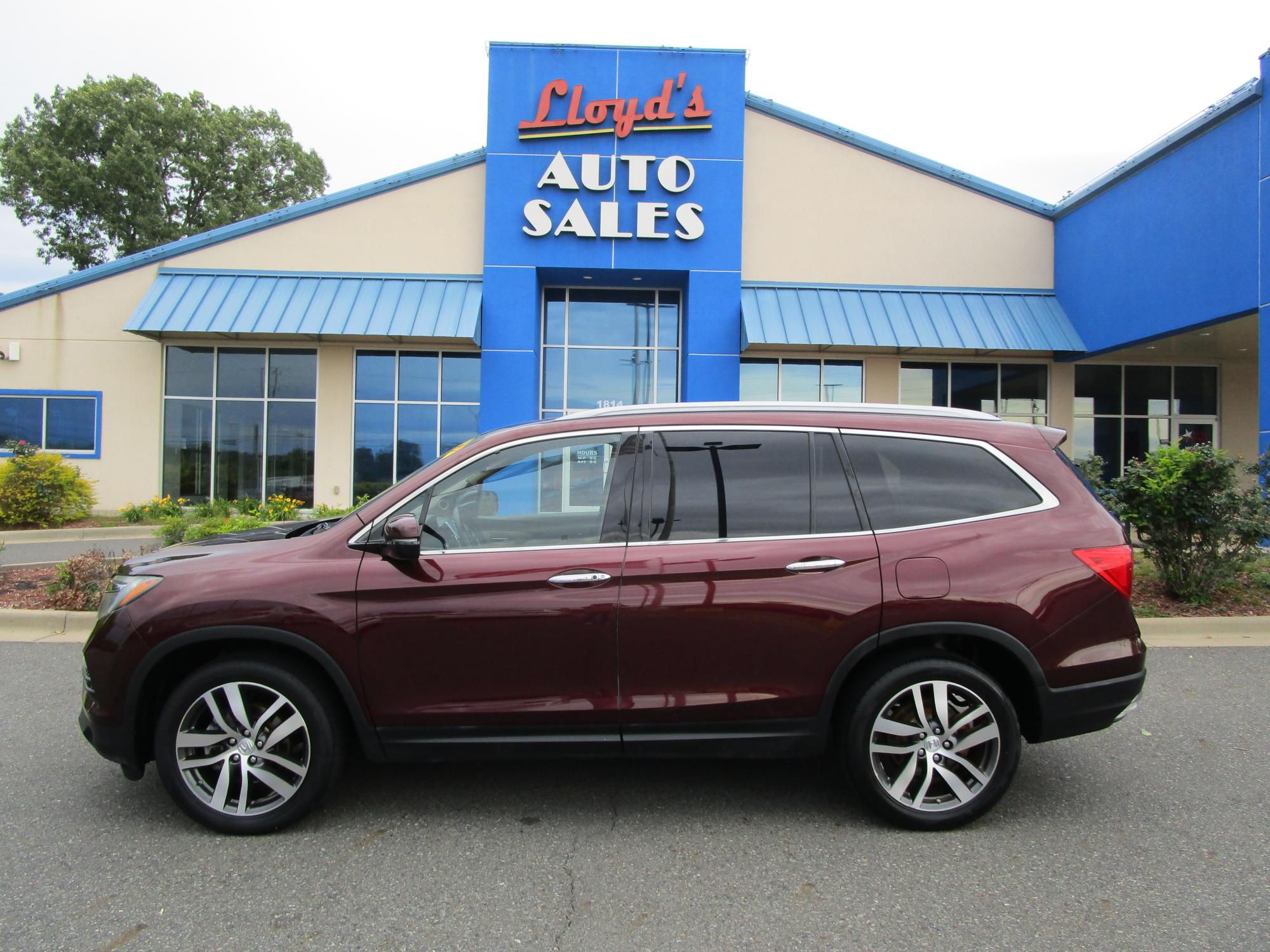 photo of 2017 Honda Pilot Touring 4WD