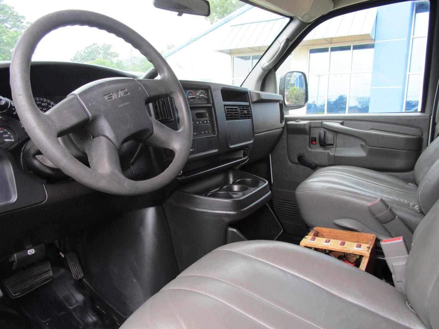2006 WHITE /GREY GMC Savana G2500 Extended Cargo (1GTGG29VX61) with an 4.8L V8 OHV 16V engine, 4-Speed Automatic transmission, located at 1814 Albert Pike Road, Hot Springs, AR, 71913, (501) 623-1717, 34.494228, -93.094070 - Photo#6