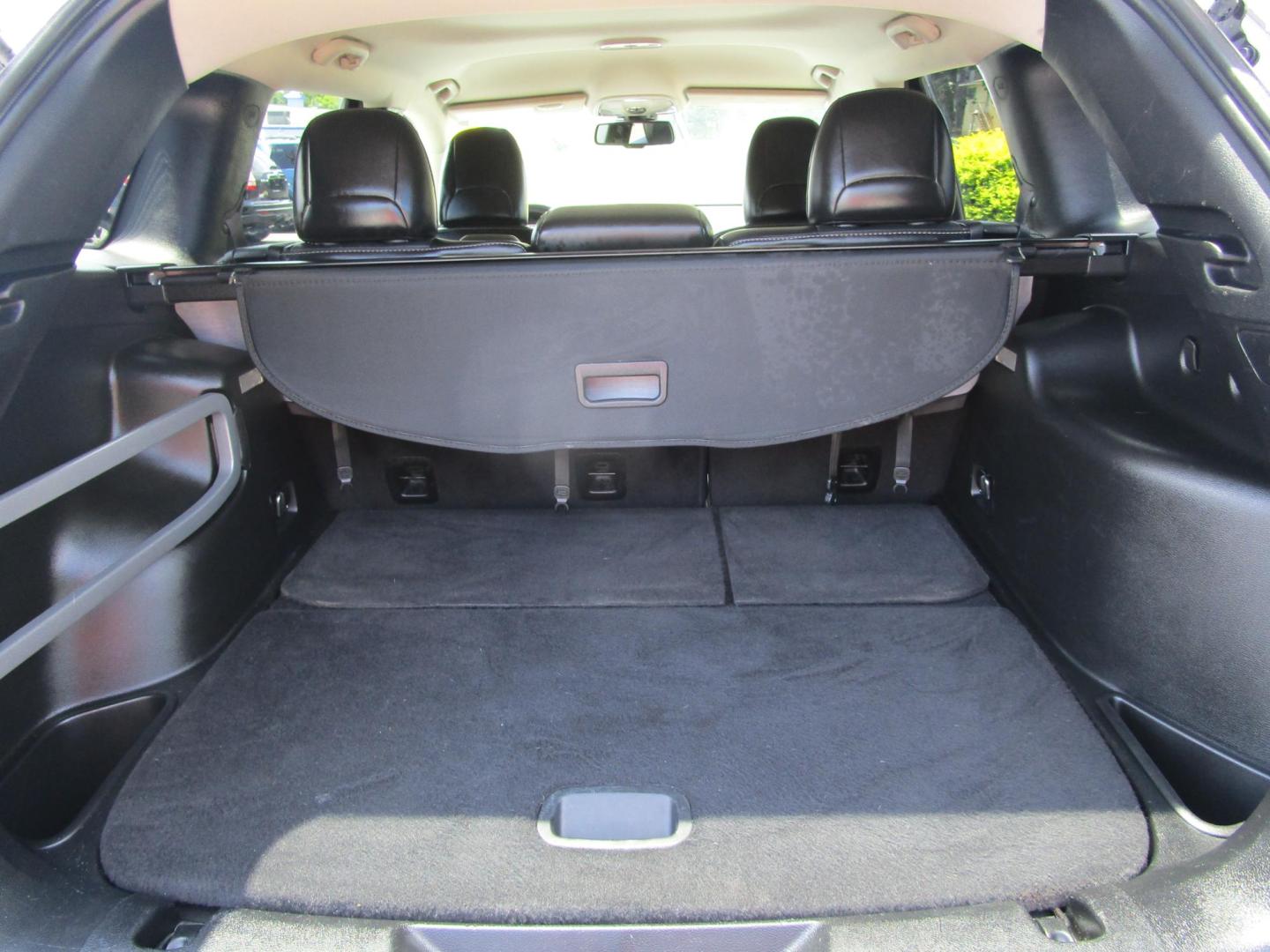 2016 WHITE /Black / Leather Jeep Cherokee Limited FWD (1C4PJLDB6GW) with an 2.4L L4 DOHC 16V engine, 9A transmission, located at 1814 Albert Pike Road, Hot Springs, AR, 71913, (501) 623-1717, 34.494228, -93.094070 - Photo#10