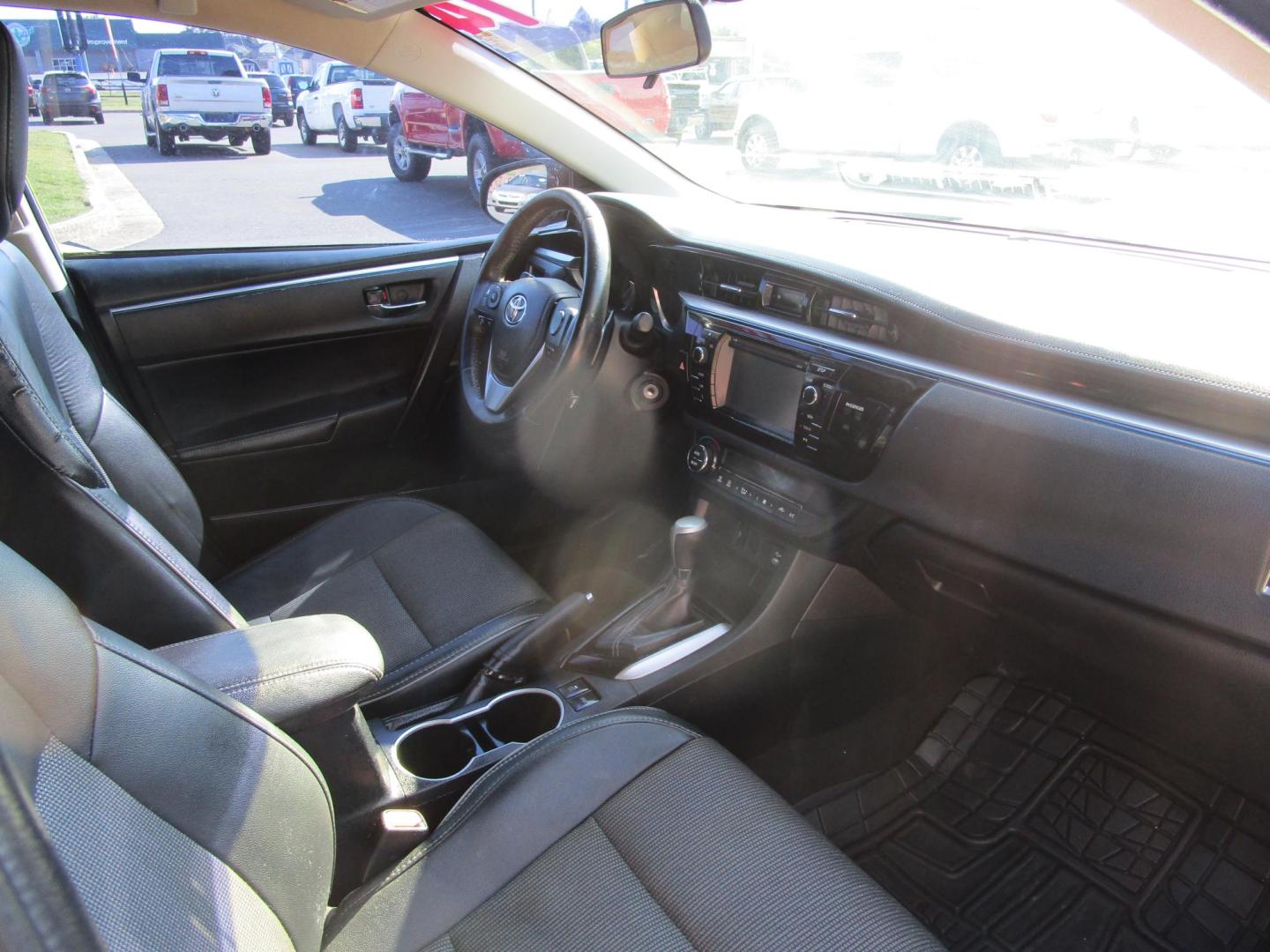 2014 SILVER /BLACK Toyota Corolla L 4-Speed AT (2T1BURHE7EC) with an 1.8L L4 DOHC 16V engine, 4-Speed Automatic transmission, located at 1814 Albert Pike Road, Hot Springs, AR, 71913, (501) 623-1717, 34.494228, -93.094070 - Photo#8