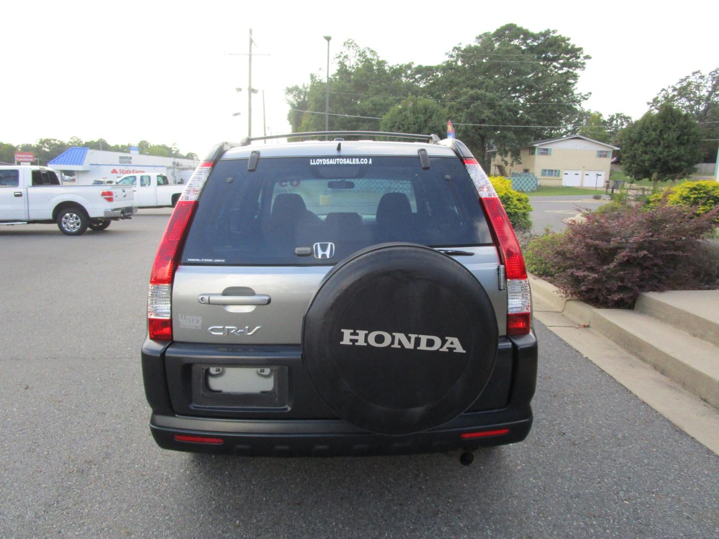 2005 Grey /BLACK Honda CR-V EX 4WD AT (JHLRD78825C) with an 2.4L L4 DOHC 16V engine, 5-Speed Automatic Overdrive transmission, located at 1814 Albert Pike Road, Hot Springs, AR, 71913, (501) 623-1717, 34.494228, -93.094070 - Photo#5