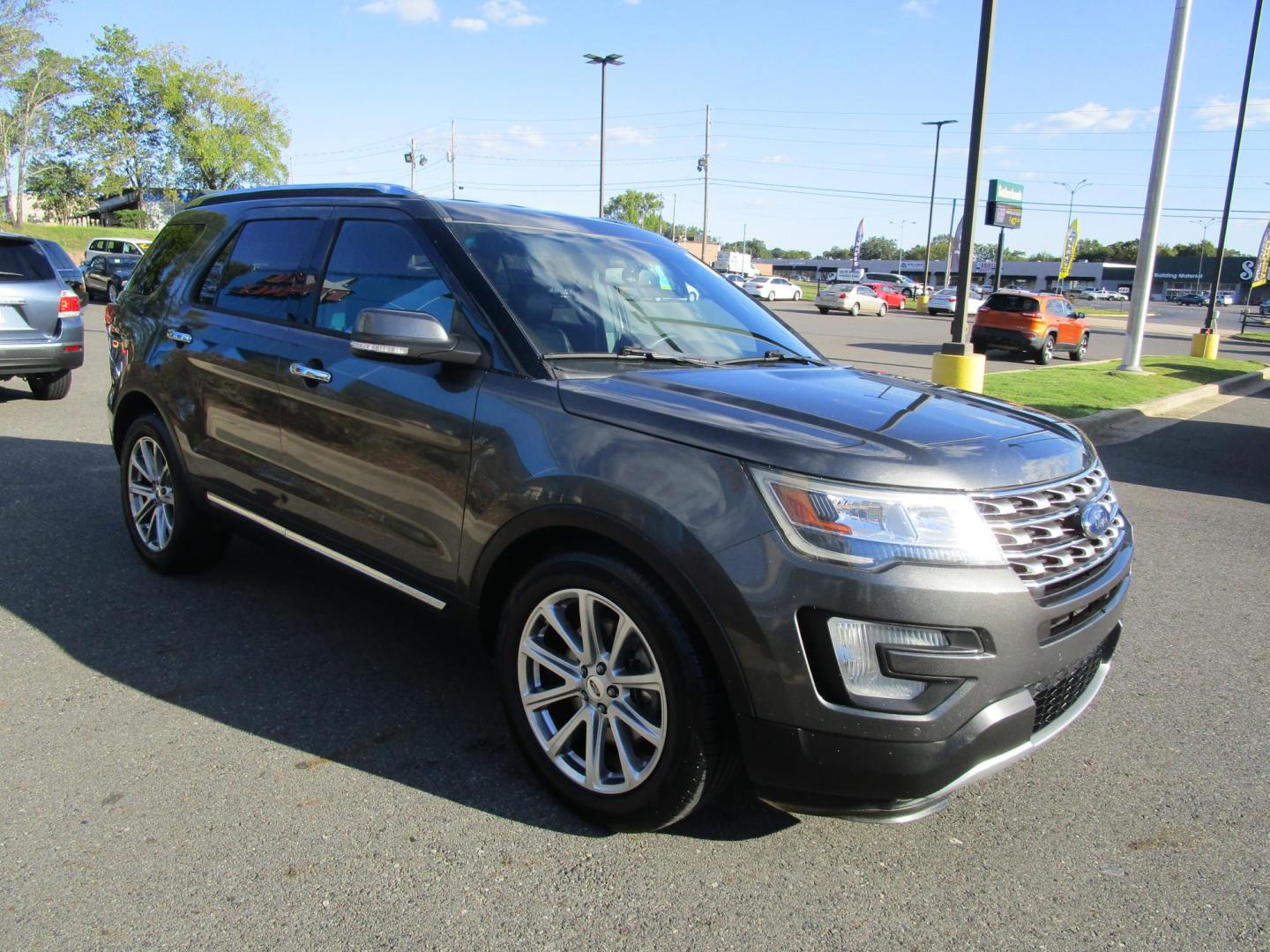 2016 GRAY /BLACK Ford Explorer Limited FWD (1FM5K7F8XGG) with an 3.5L V6 DOHC 24V engine, 6-Speed Automatic transmission, located at 1814 Albert Pike Road, Hot Springs, AR, 71913, (501) 623-1717, 34.494228, -93.094070 - Photo#3