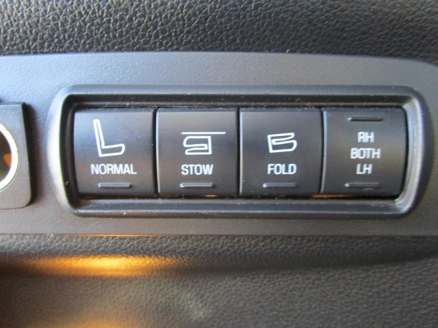 2016 GRAY /BLACK Ford Explorer Limited FWD (1FM5K7F8XGG) with an 3.5L V6 DOHC 24V engine, 6-Speed Automatic transmission, located at 1814 Albert Pike Road, Hot Springs, AR, 71913, (501) 623-1717, 34.494228, -93.094070 - Photo#9