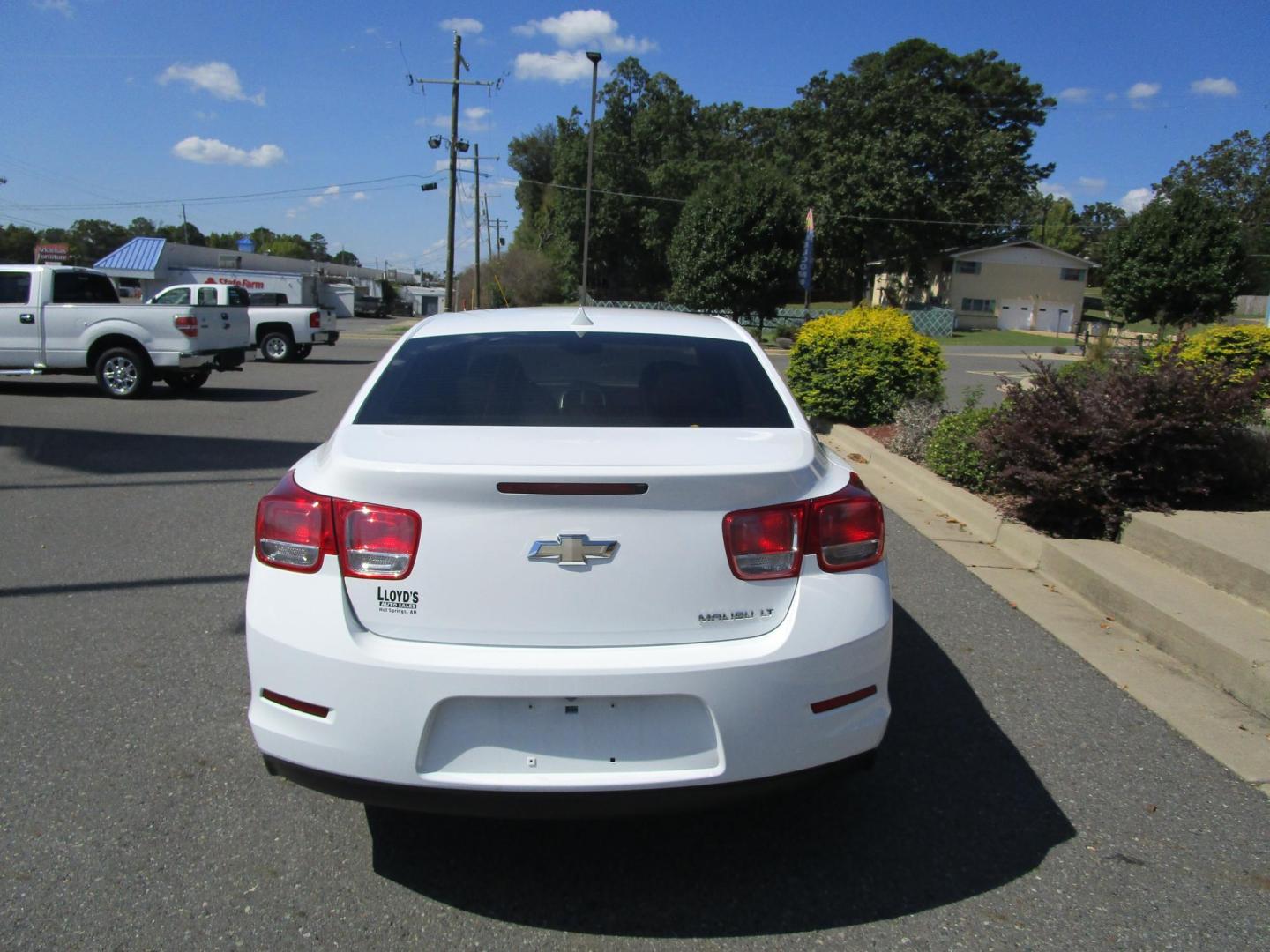 2013 WHITE /TAN Chevrolet Malibu 1LT (1G11C5SA4DF) with an 2.5L L4 DOHC 16V engine, 6-Speed Automatic transmission, located at 1814 Albert Pike Road, Hot Springs, AR, 71913, (501) 623-1717, 34.494228, -93.094070 - Photo#5