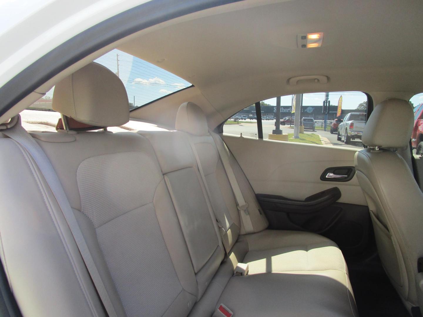 2013 WHITE /TAN Chevrolet Malibu 1LT (1G11C5SA4DF) with an 2.5L L4 DOHC 16V engine, 6-Speed Automatic transmission, located at 1814 Albert Pike Road, Hot Springs, AR, 71913, (501) 623-1717, 34.494228, -93.094070 - Photo#8