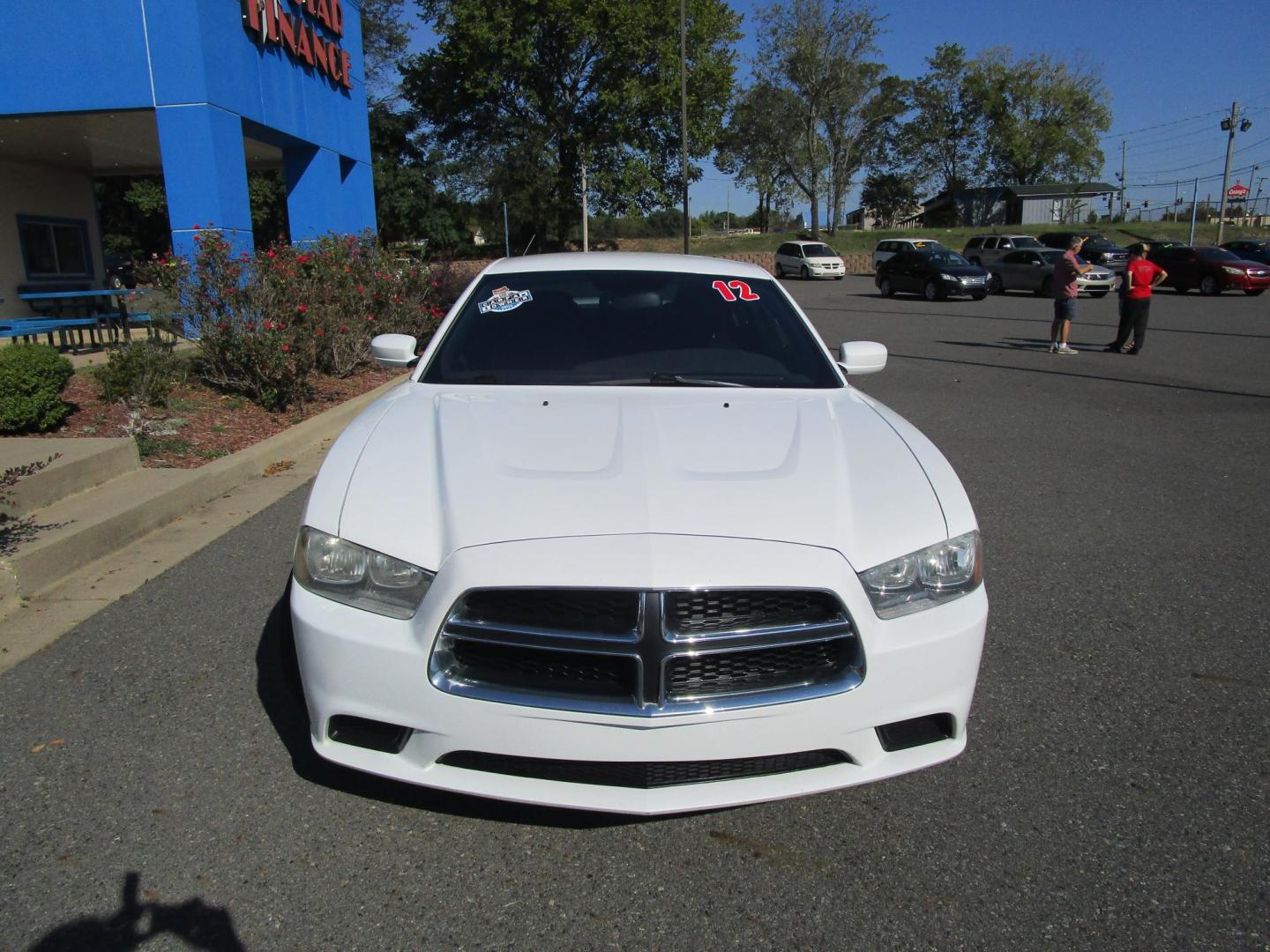 2012 WHITE /BLACK Dodge Charger SE (2C3CDXBG7CH) with an 3.6L V6 DOHC 24V engine, 5-Speed Automatic transmission, located at 1814 Albert Pike Road, Hot Springs, AR, 71913, (501) 623-1717, 34.494228, -93.094070 - Photo#2