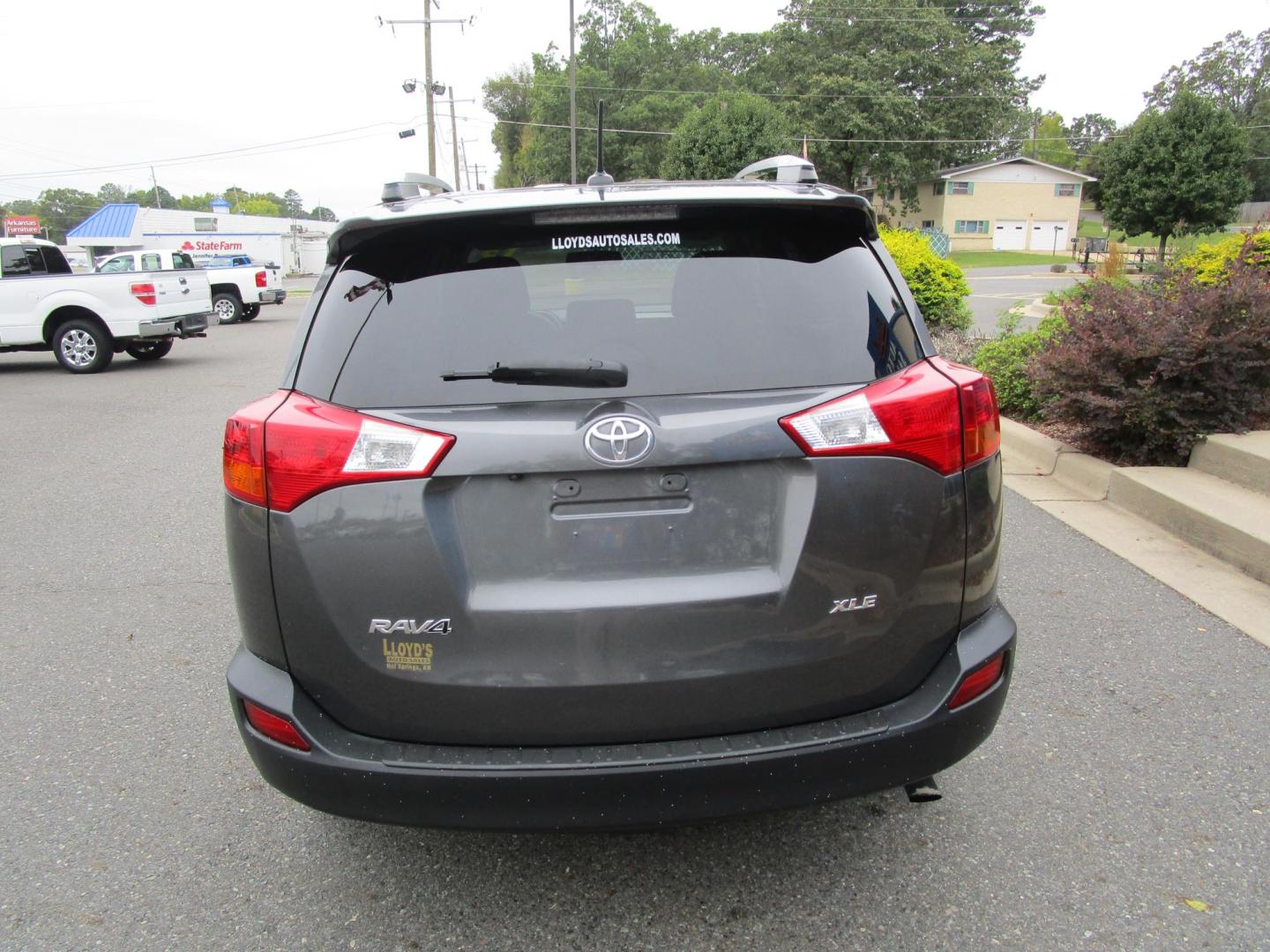 2013 GRAY /BLACK Toyota RAV4 XLE FWD (2T3WFREV5DW) with an 2.5L L4 DOHC 16V engine, 6-Speed Automatic transmission, located at 1814 Albert Pike Road, Hot Springs, AR, 71913, (501) 623-1717, 34.494228, -93.094070 - Photo#5