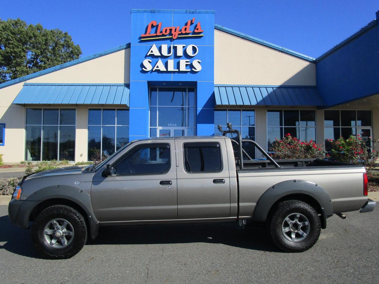 2003 Nissan Frontier XE's photo