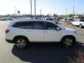 2016 WHITE /Black / Leather Honda Pilot Elite 4WD (5FNYF6H07GB) with an 3.5L V6 SOHC 24V engine, 9-Speed Automatic transmission, located at 1814 Albert Pike Road, Hot Springs, AR, 71913, (501) 623-1717, 34.494228, -93.094070 - Photo#4
