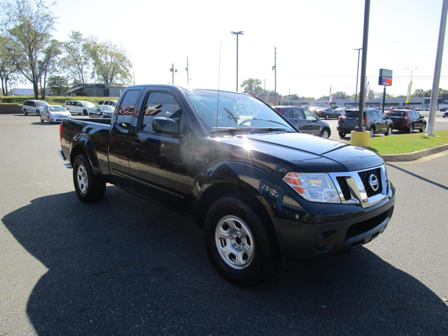2014 BLACK /GRAY Nissan Frontier SV King Cab I4 5MT 2WD (1N6BD0CT4EN) with an 2.5L L4 DOHC 16V engine, 5-Speed Manual transmission, located at 1814 Albert Pike Road, Hot Springs, AR, 71913, (501) 623-1717, 34.494228, -93.094070 - Photo#3