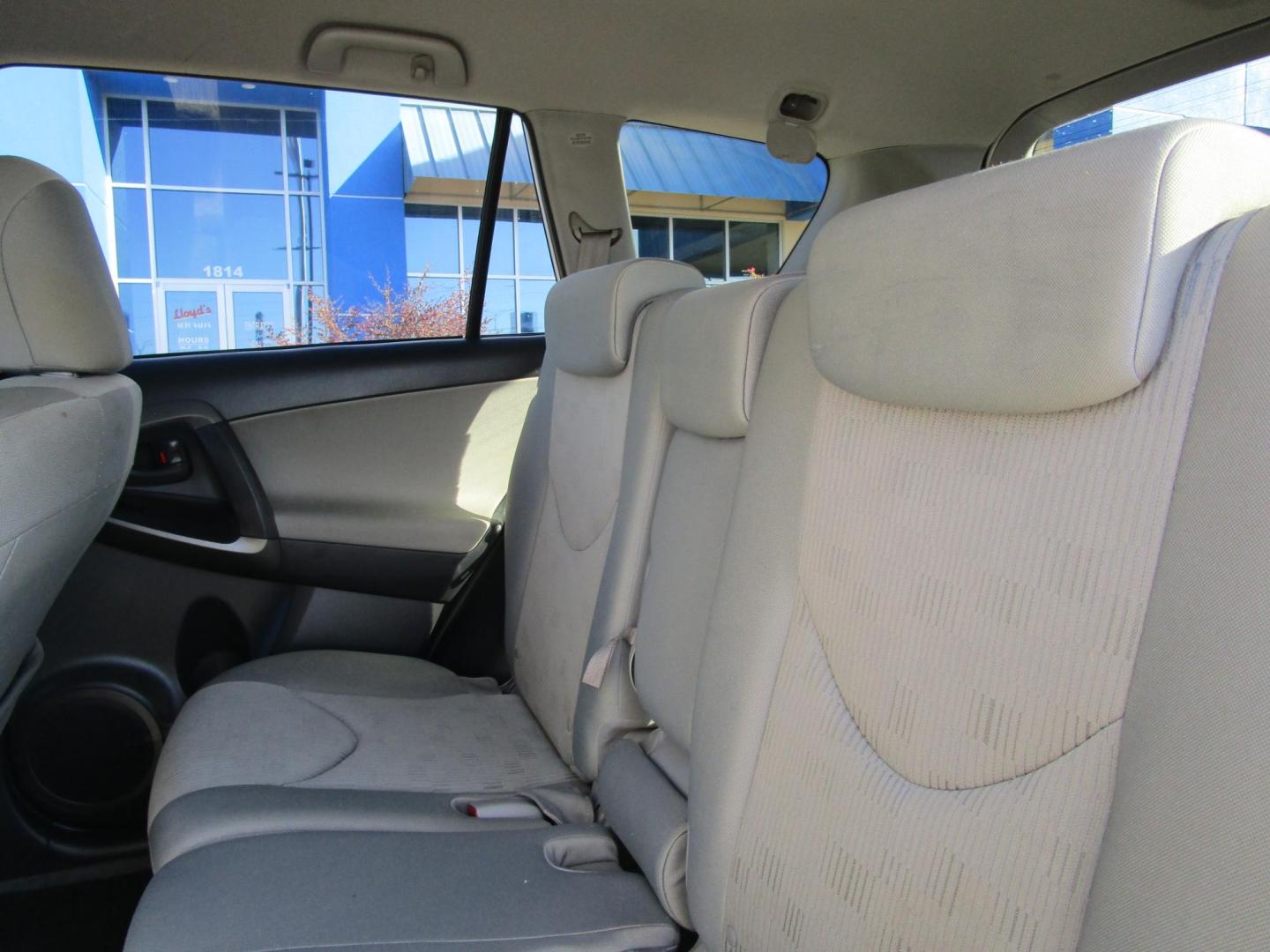 2009 WHITE Toyota RAV4 Base I4 2WD (JTMZF33V09D) with an 2.4L L4 DOHC 16V engine, 4-Speed Automatic transmission, located at 1814 Albert Pike Road, Hot Springs, AR, 71913, (501) 623-1717, 34.494228, -93.094070 - Photo#6