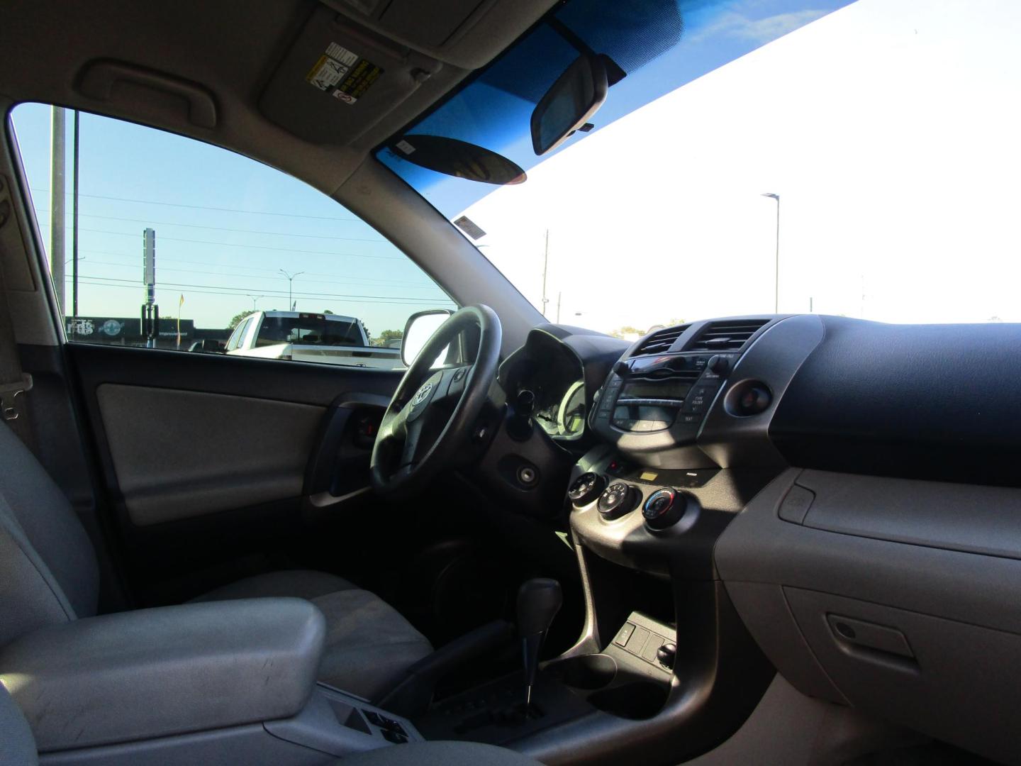 2009 WHITE Toyota RAV4 Base I4 2WD (JTMZF33V09D) with an 2.4L L4 DOHC 16V engine, 4-Speed Automatic transmission, located at 1814 Albert Pike Road, Hot Springs, AR, 71913, (501) 623-1717, 34.494228, -93.094070 - Photo#8