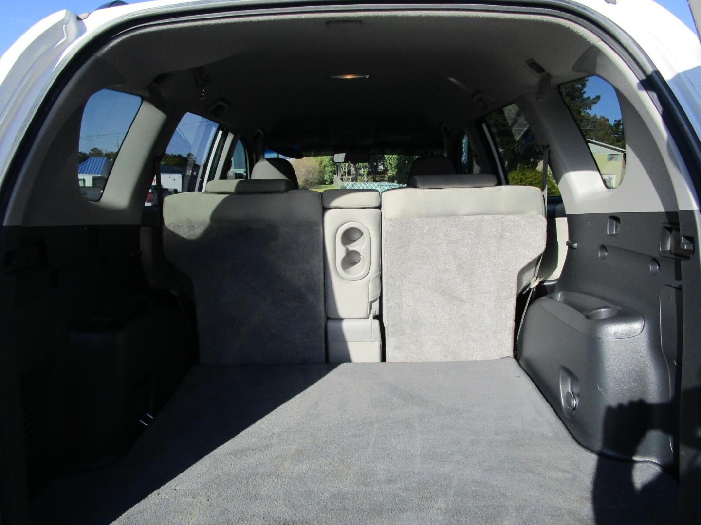 2009 WHITE Toyota RAV4 Base I4 2WD (JTMZF33V09D) with an 2.4L L4 DOHC 16V engine, 4-Speed Automatic transmission, located at 1814 Albert Pike Road, Hot Springs, AR, 71913, (501) 623-1717, 34.494228, -93.094070 - Photo#9