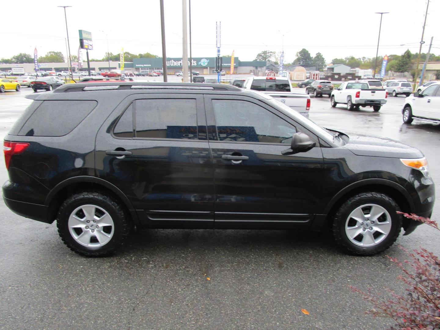 2014 BLACK Ford Explorer Base 4WD (1FM5K8B88EG) with an 3.5L V6 DOHC 24V engine, 6-Speed Automatic transmission, located at 1814 Albert Pike Road, Hot Springs, AR, 71913, (501) 623-1717, 34.494228, -93.094070 - Photo#4