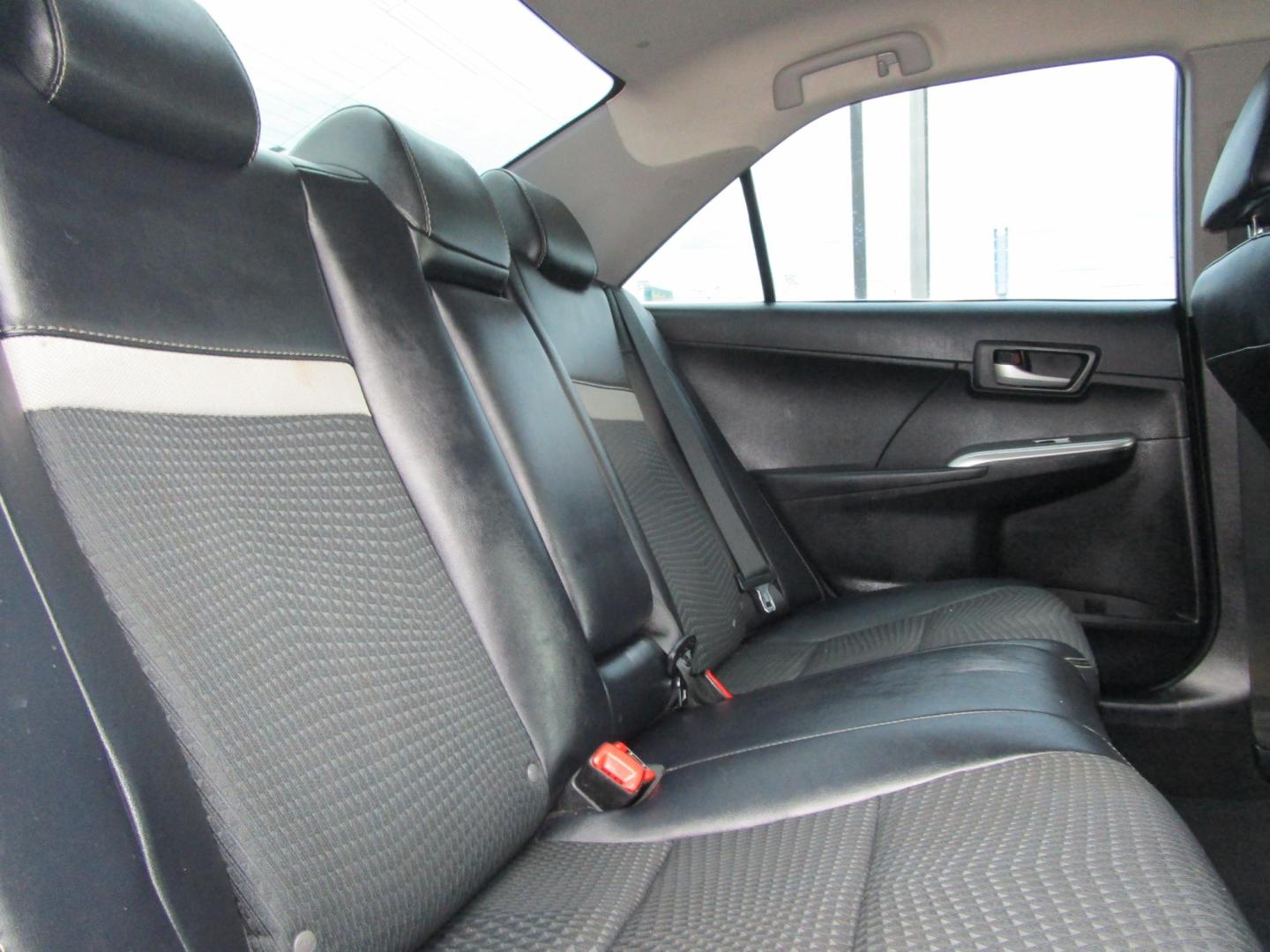 2014 MAROON Toyota Camry SE (4T1BF1FK6EU) with an 2.5L L4 DOHC 16V engine, 6-Speed Automatic transmission, located at 1814 Albert Pike Road, Hot Springs, AR, 71913, (501) 623-1717, 34.494228, -93.094070 - Photo#8