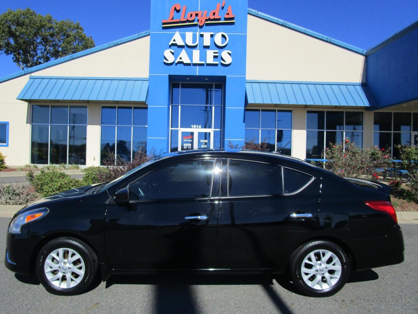2019 BLACK /Black/Cloth Nissan Versa 1.6 SV Sedan (3N1CN7APXKL) with an 1.6L L4 DOHC 16V engine, CVT transmission, located at 1814 Albert Pike Road, Hot Springs, AR, 71913, (501) 623-1717, 34.494228, -93.094070 - Photo#0