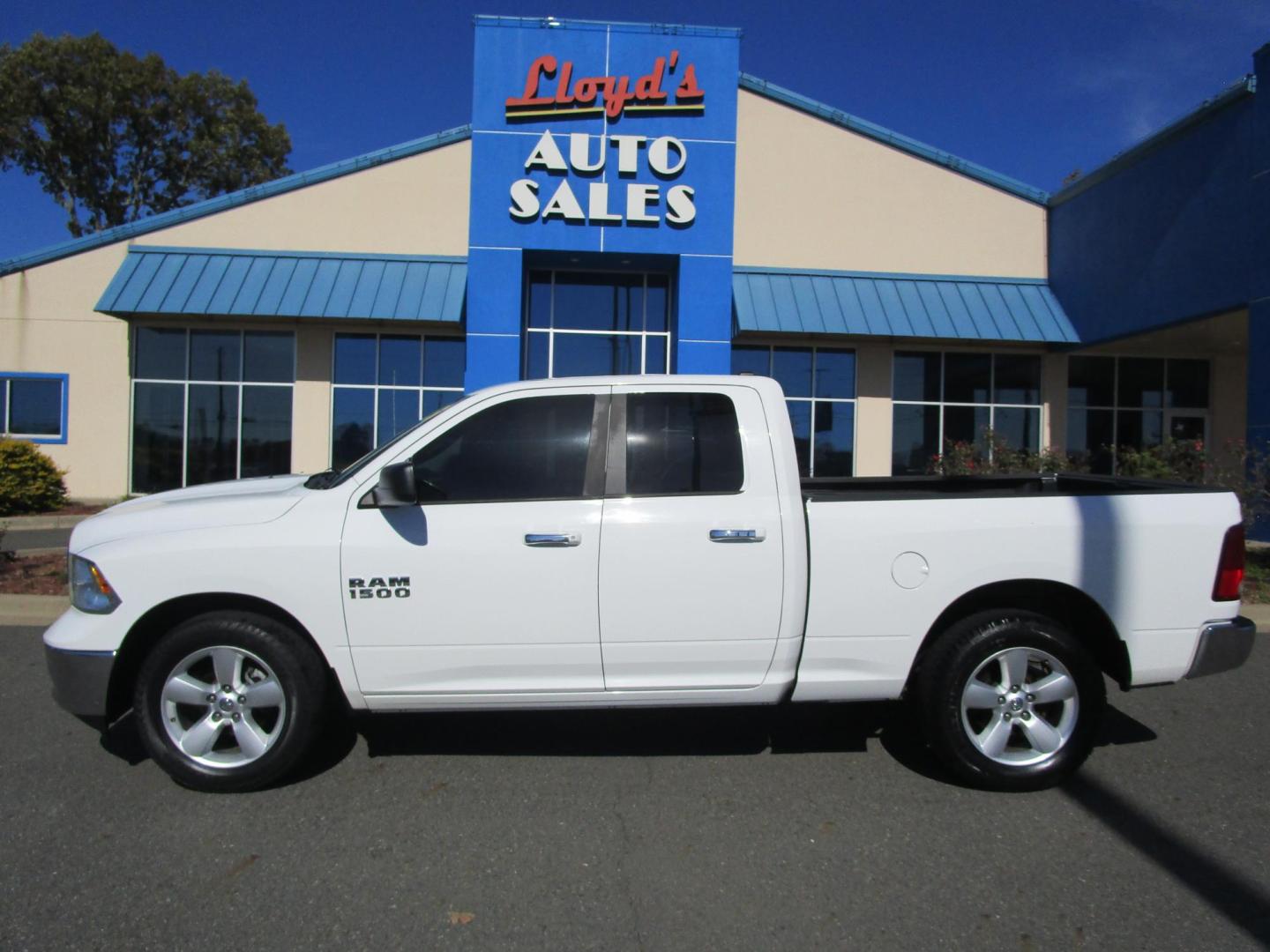 2015 WHITE RAM 1500 SLT Quad Cab 2WD (1C6RR6GG3FS) with an 3.6L V6 DOHC 24V FFV engine, 6-Speed Automatic transmission, located at 1814 Albert Pike Road, Hot Springs, AR, 71913, (501) 623-1717, 34.494228, -93.094070 - Photo#0